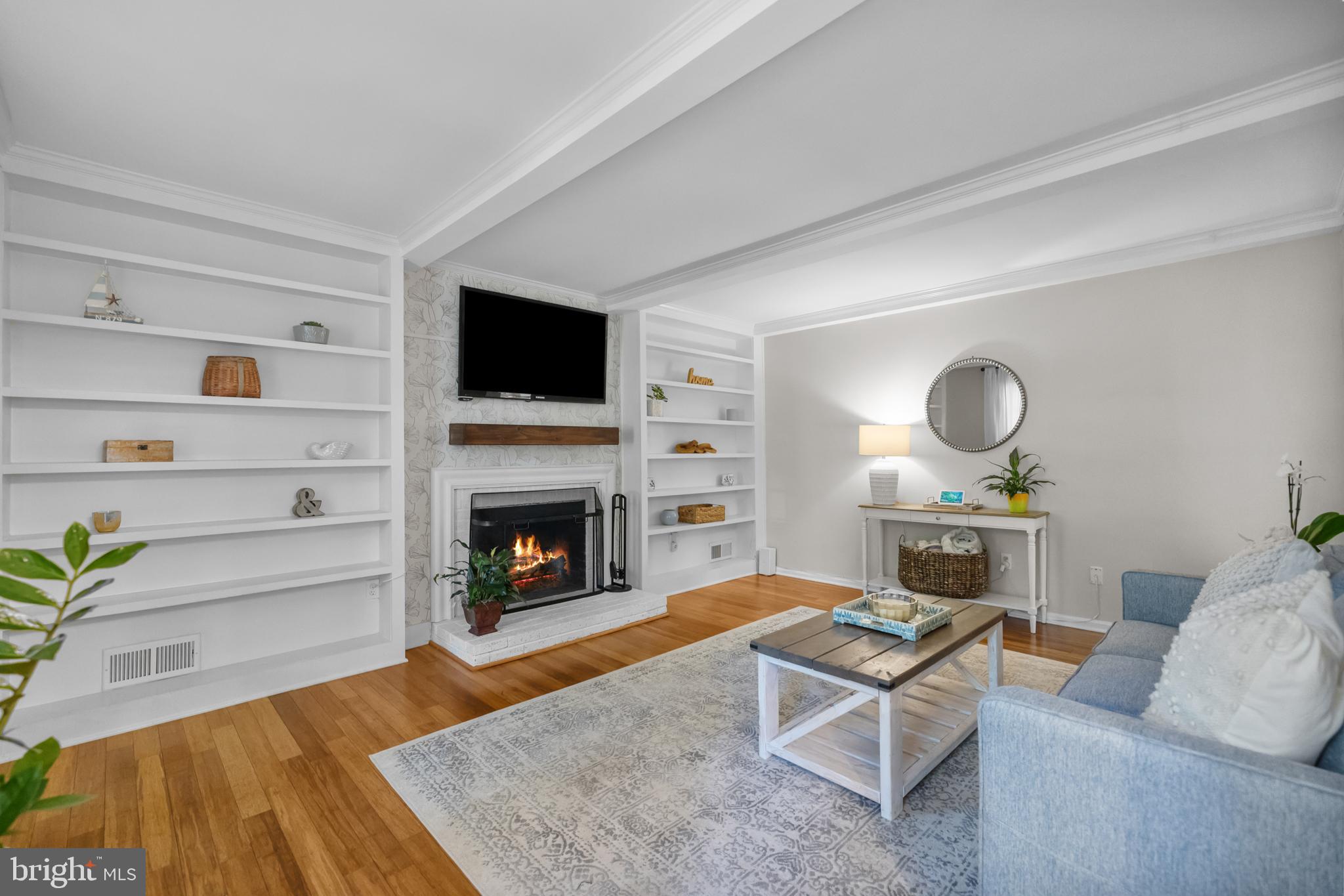 COUNTRY CLUB LAKE - Residential