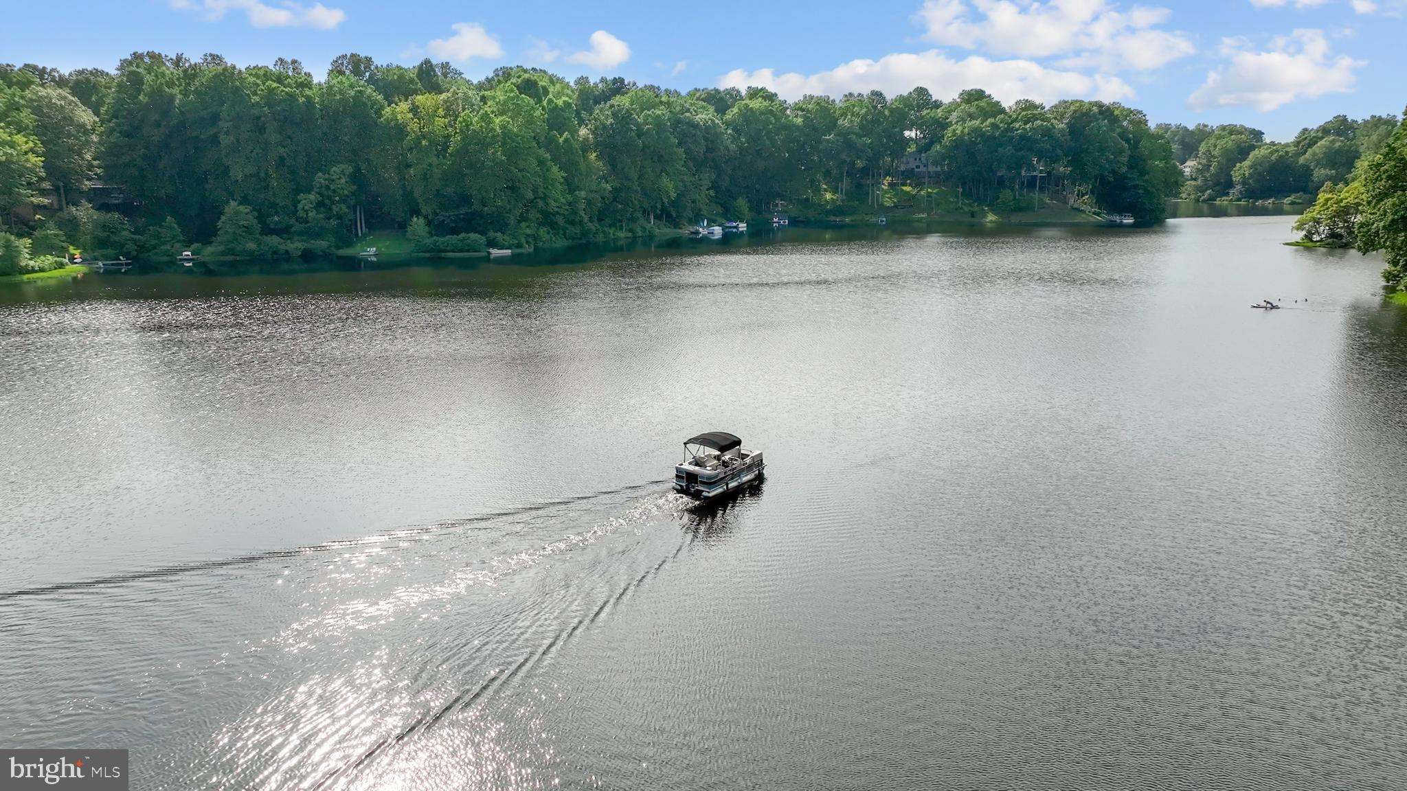 COUNTRY CLUB LAKE - Residential