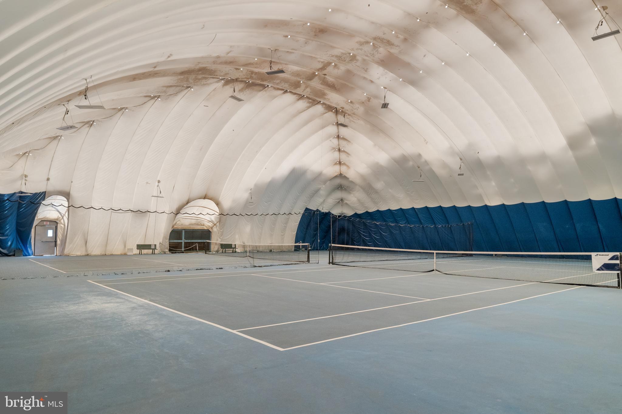 COUNTRY CLUB LAKE - Residential