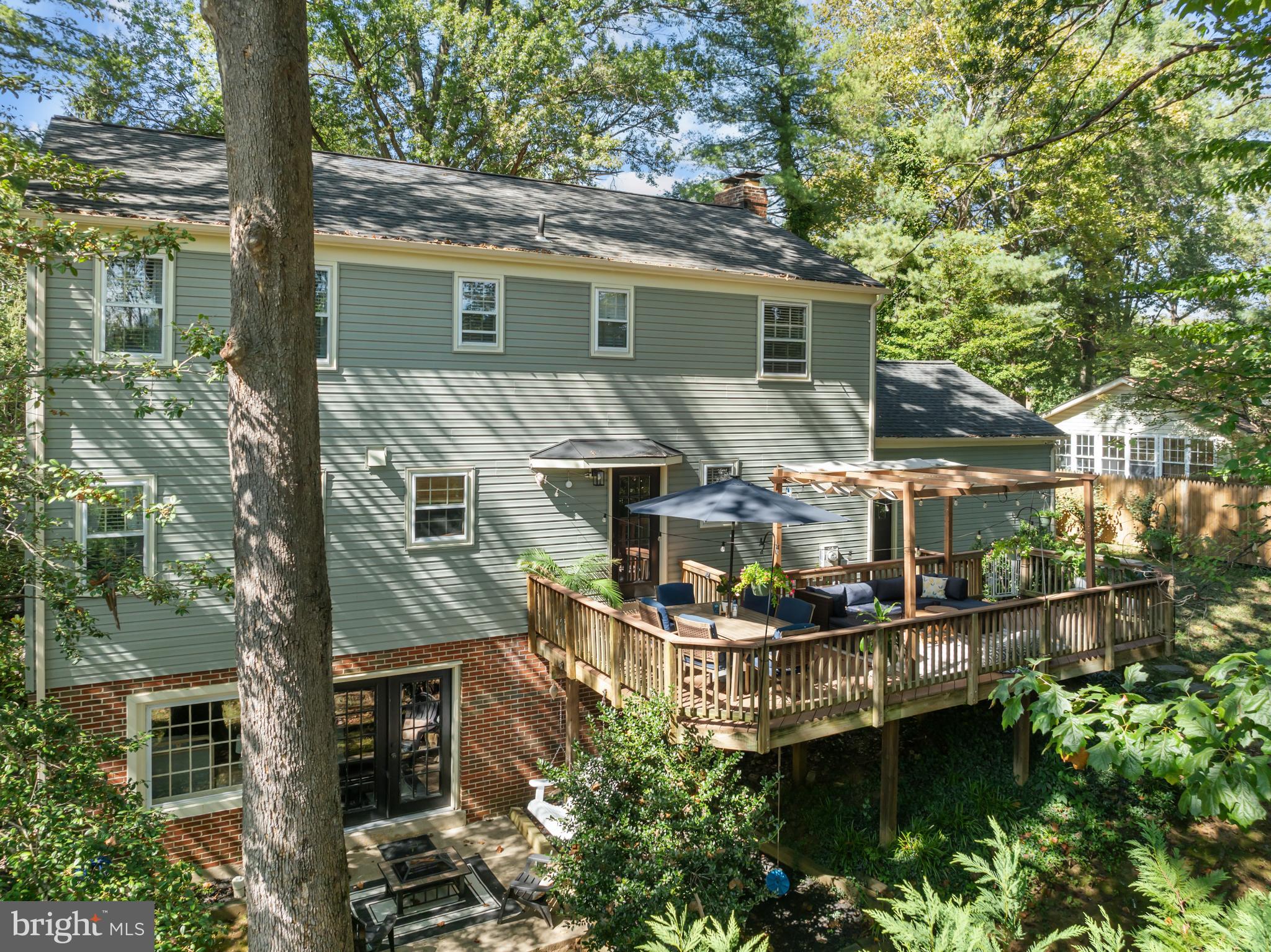 COUNTRY CLUB LAKE - Residential