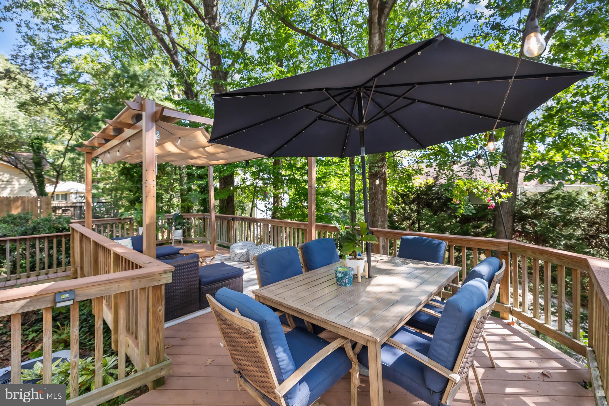 COUNTRY CLUB LAKE - Residential