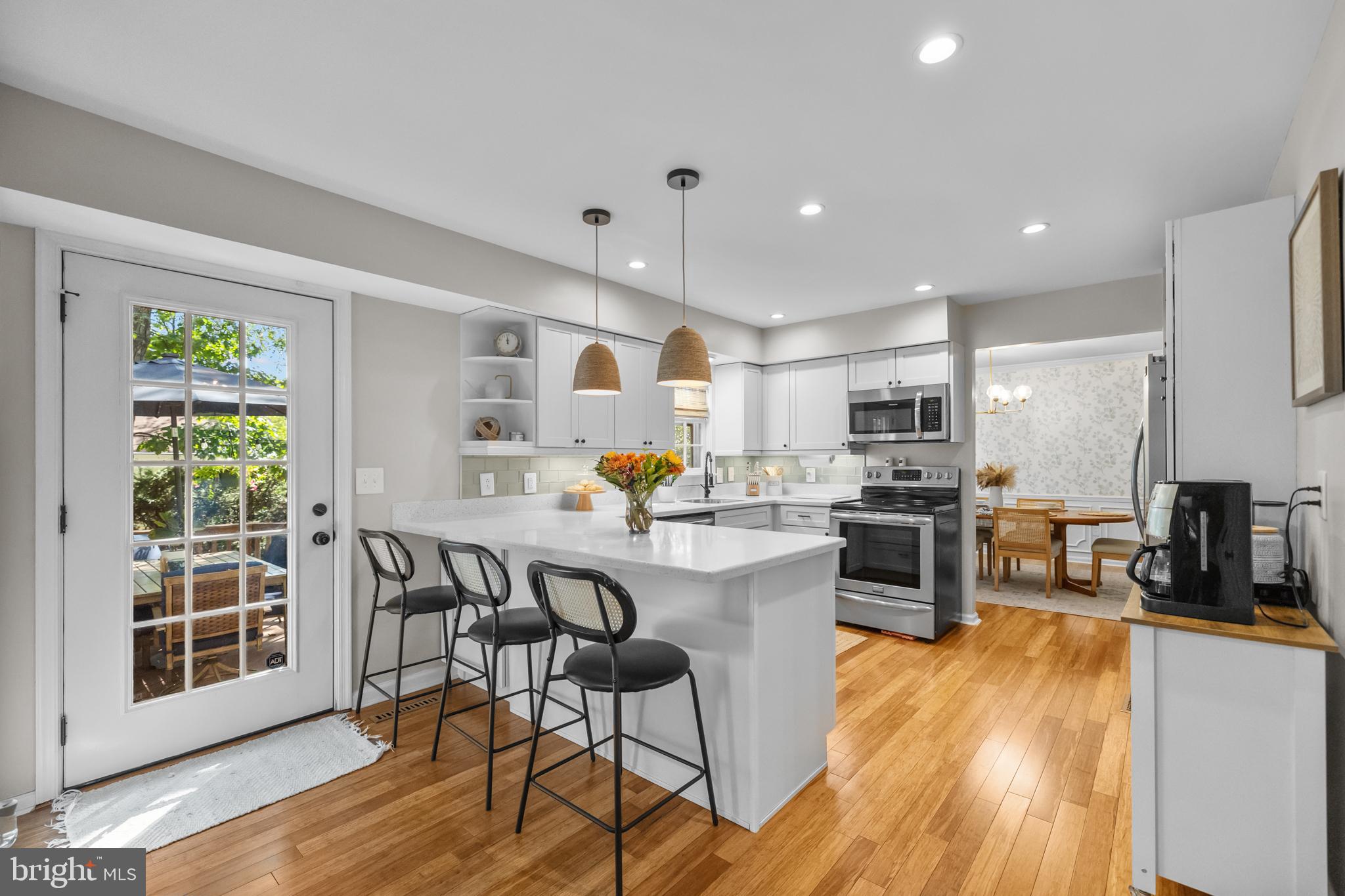 COUNTRY CLUB LAKE - Residential