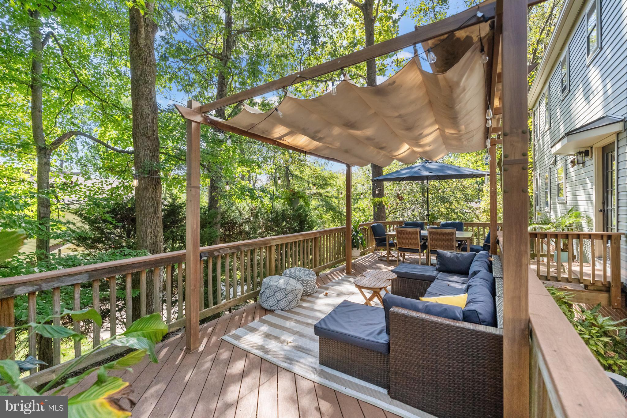 COUNTRY CLUB LAKE - Residential