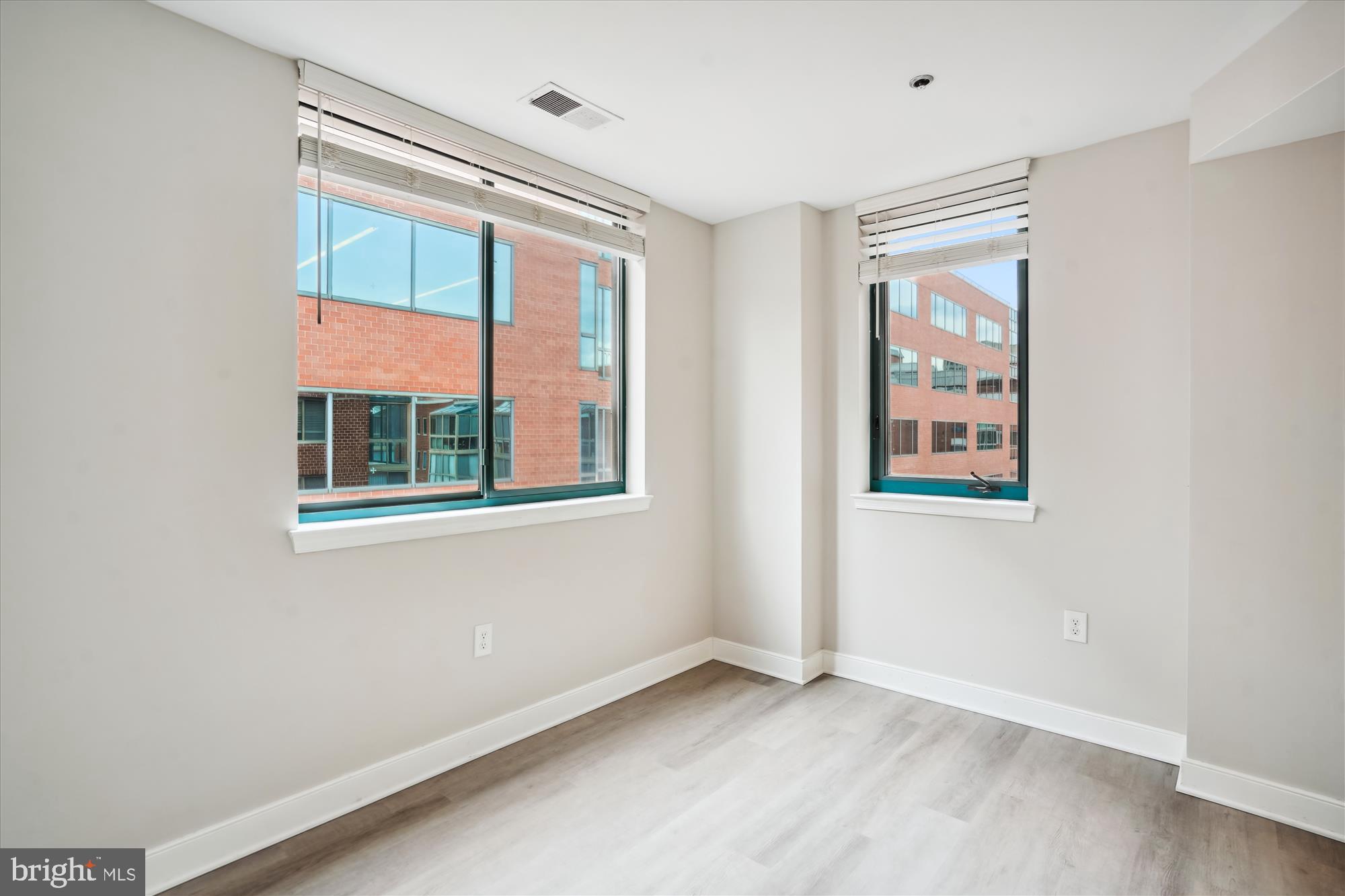 WINDSOR PLAZA - Residential