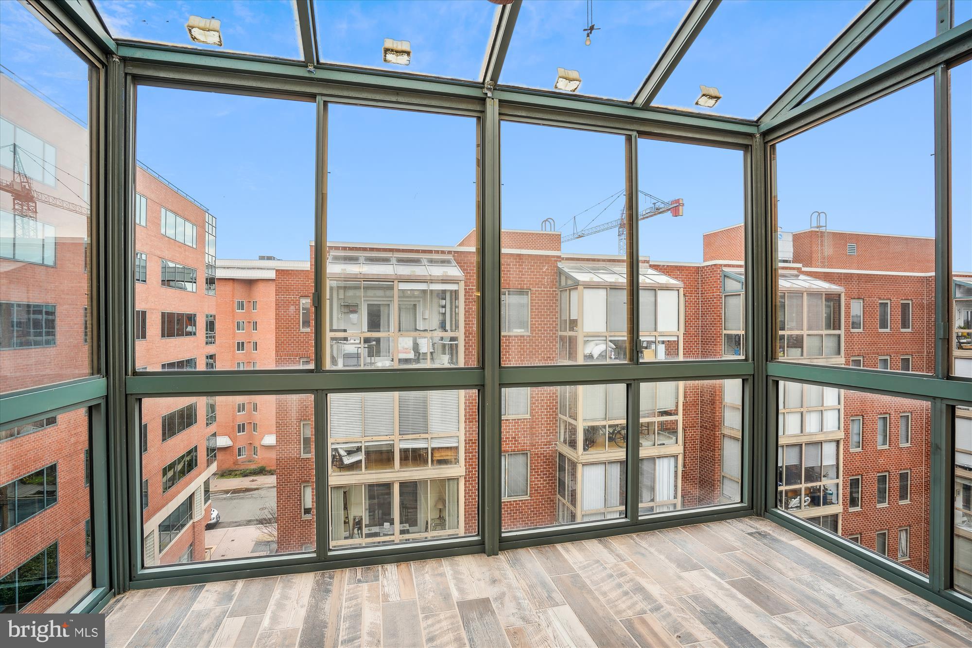 WINDSOR PLAZA - Residential