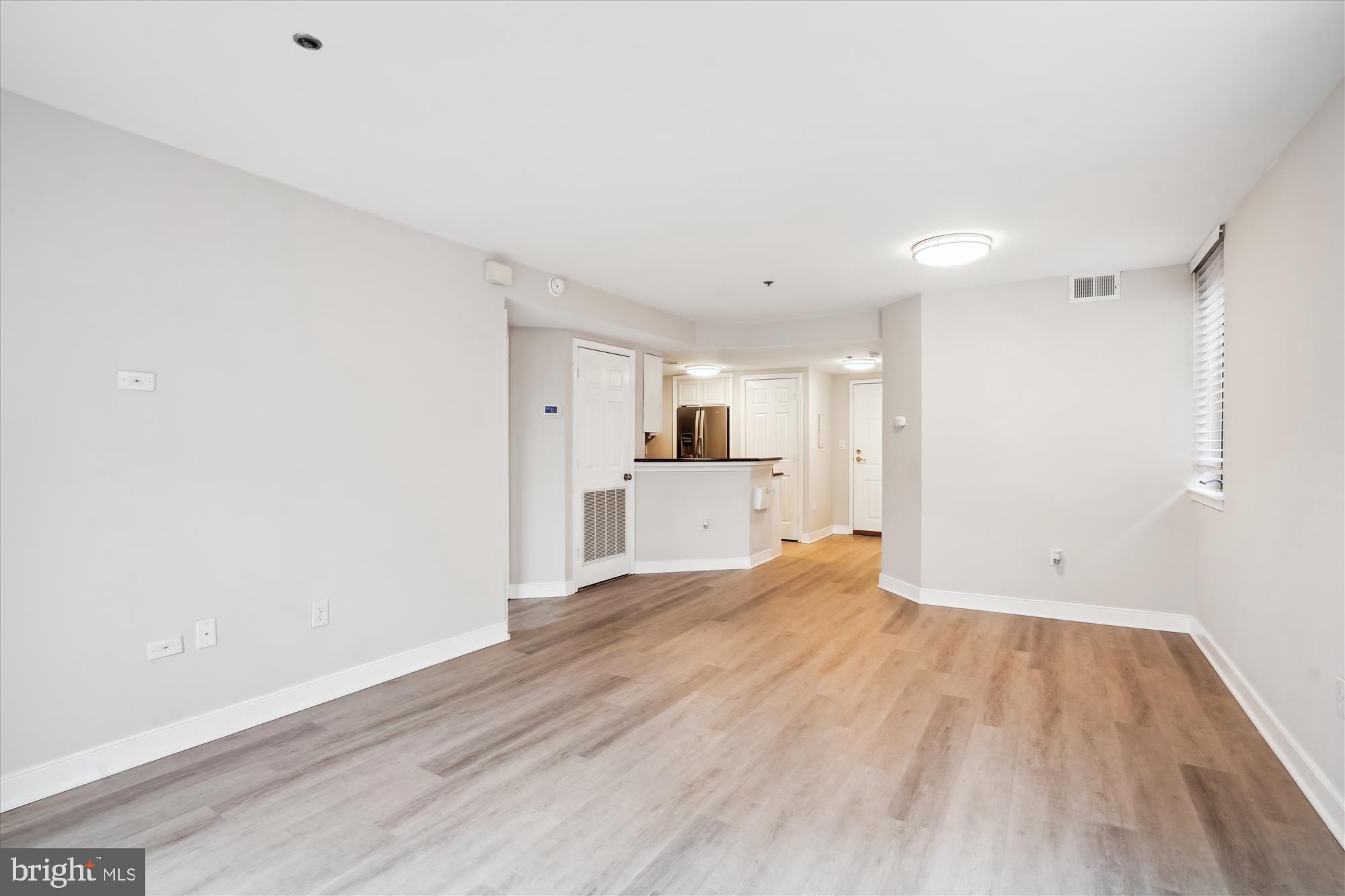 WINDSOR PLAZA - Residential