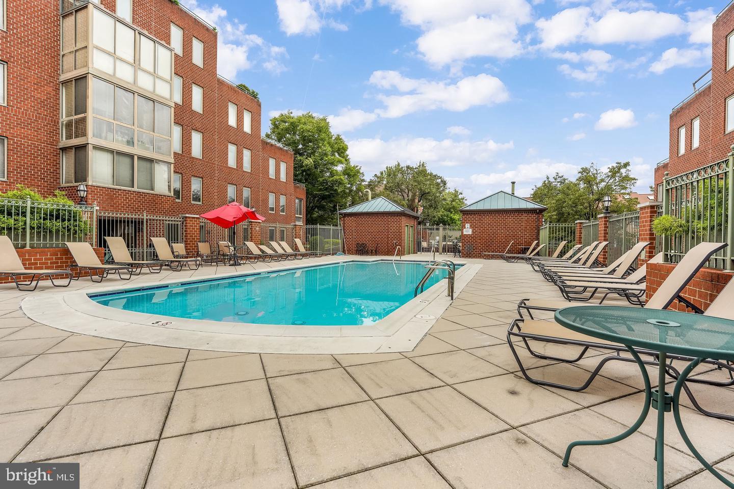 WINDSOR PLAZA - Residential