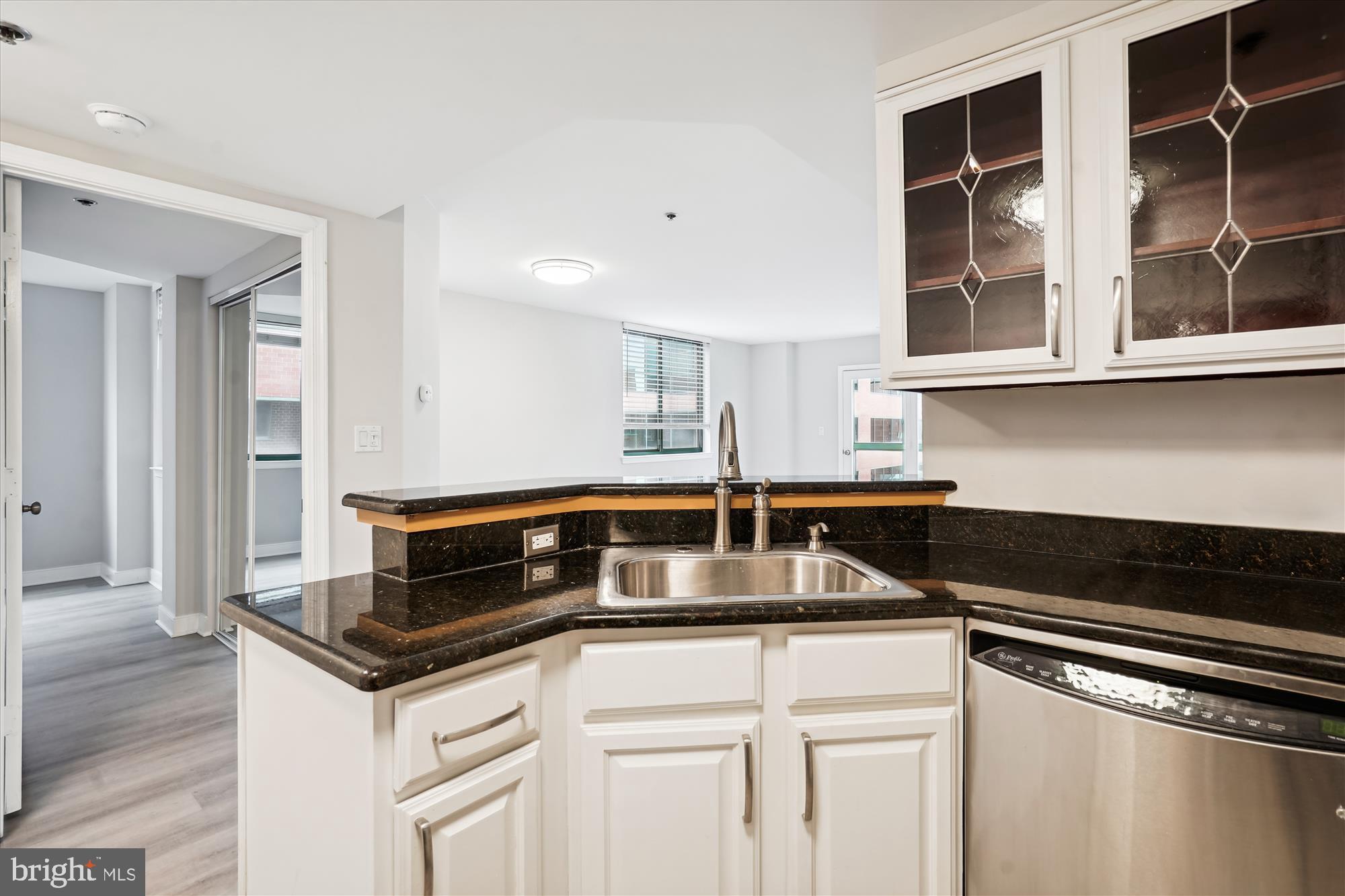 WINDSOR PLAZA - Residential