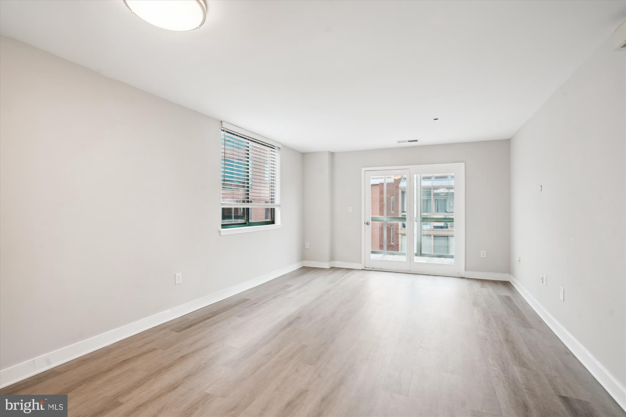 WINDSOR PLAZA - Residential