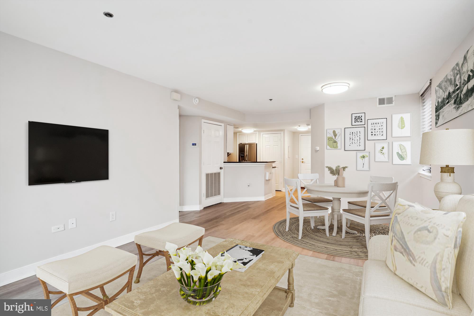 WINDSOR PLAZA - Residential