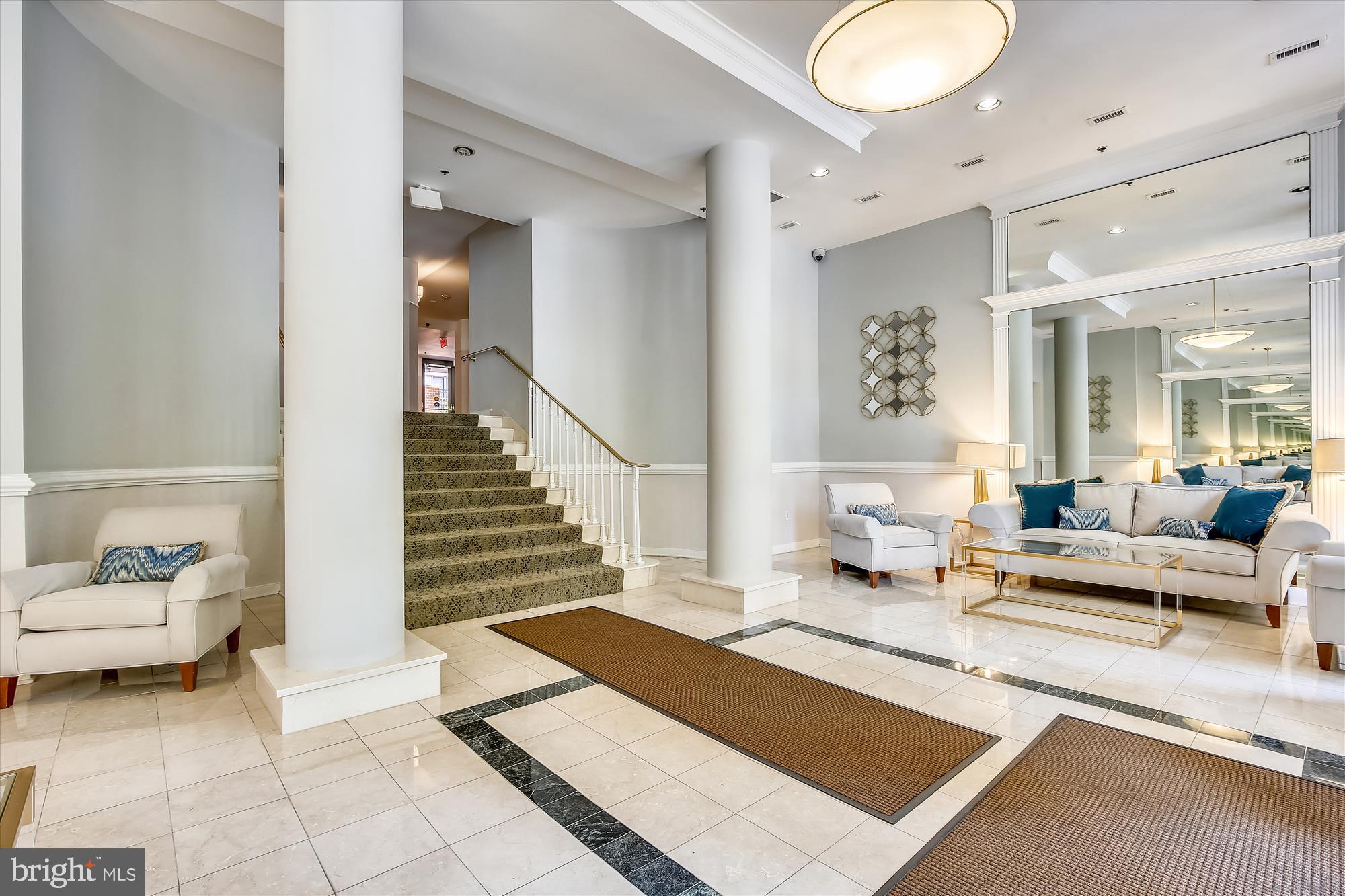 WINDSOR PLAZA - Residential