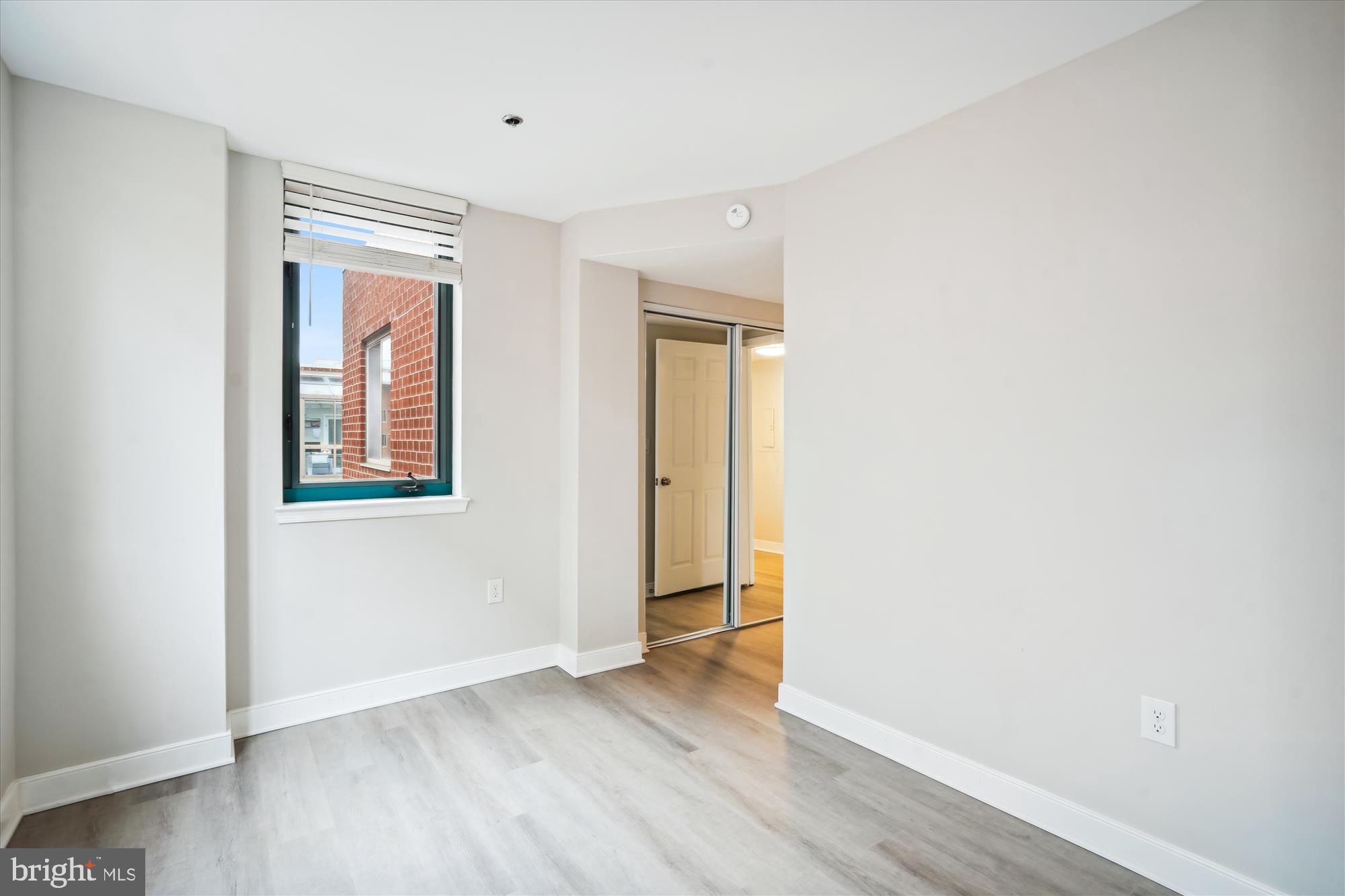 WINDSOR PLAZA - Residential