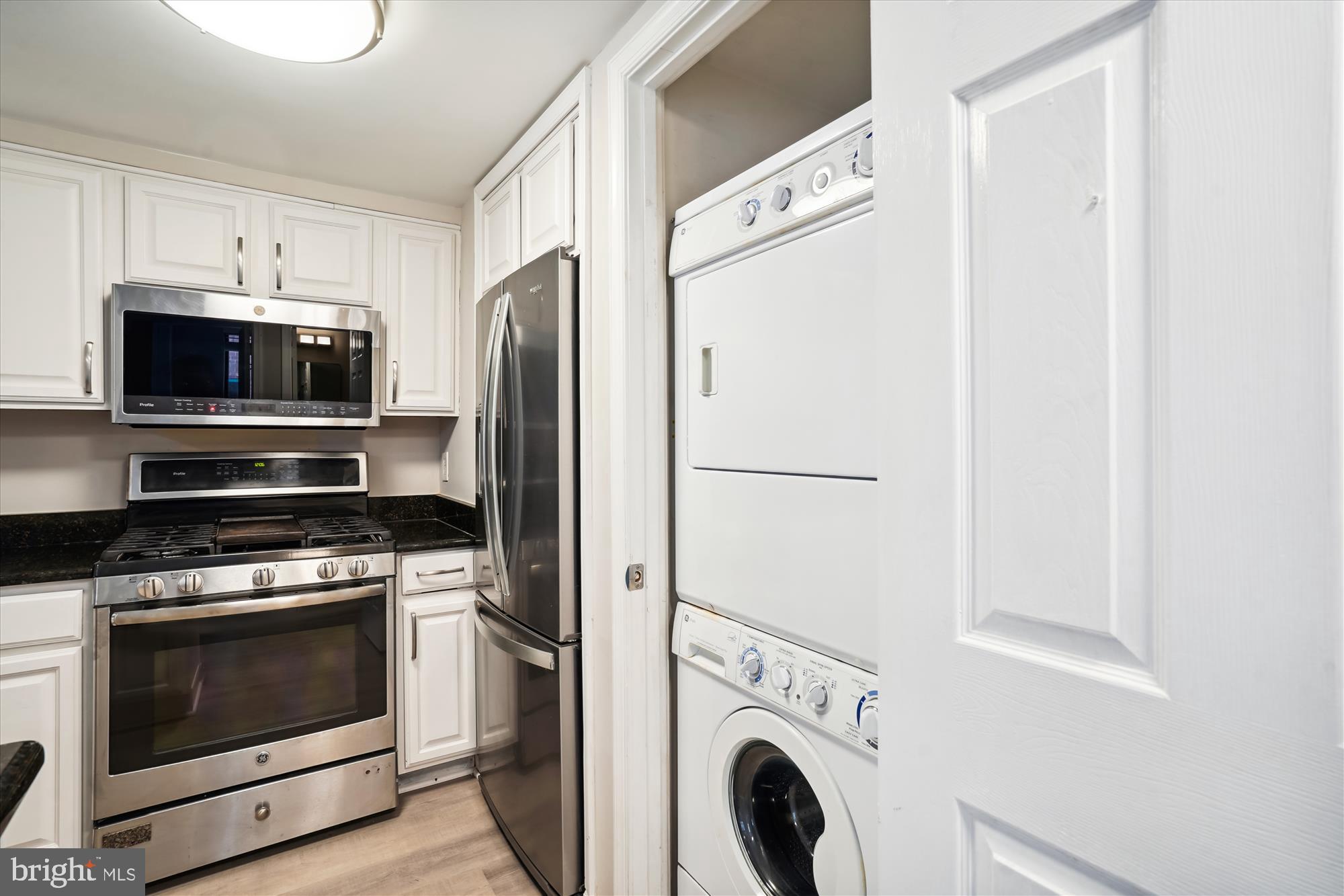 WINDSOR PLAZA - Residential