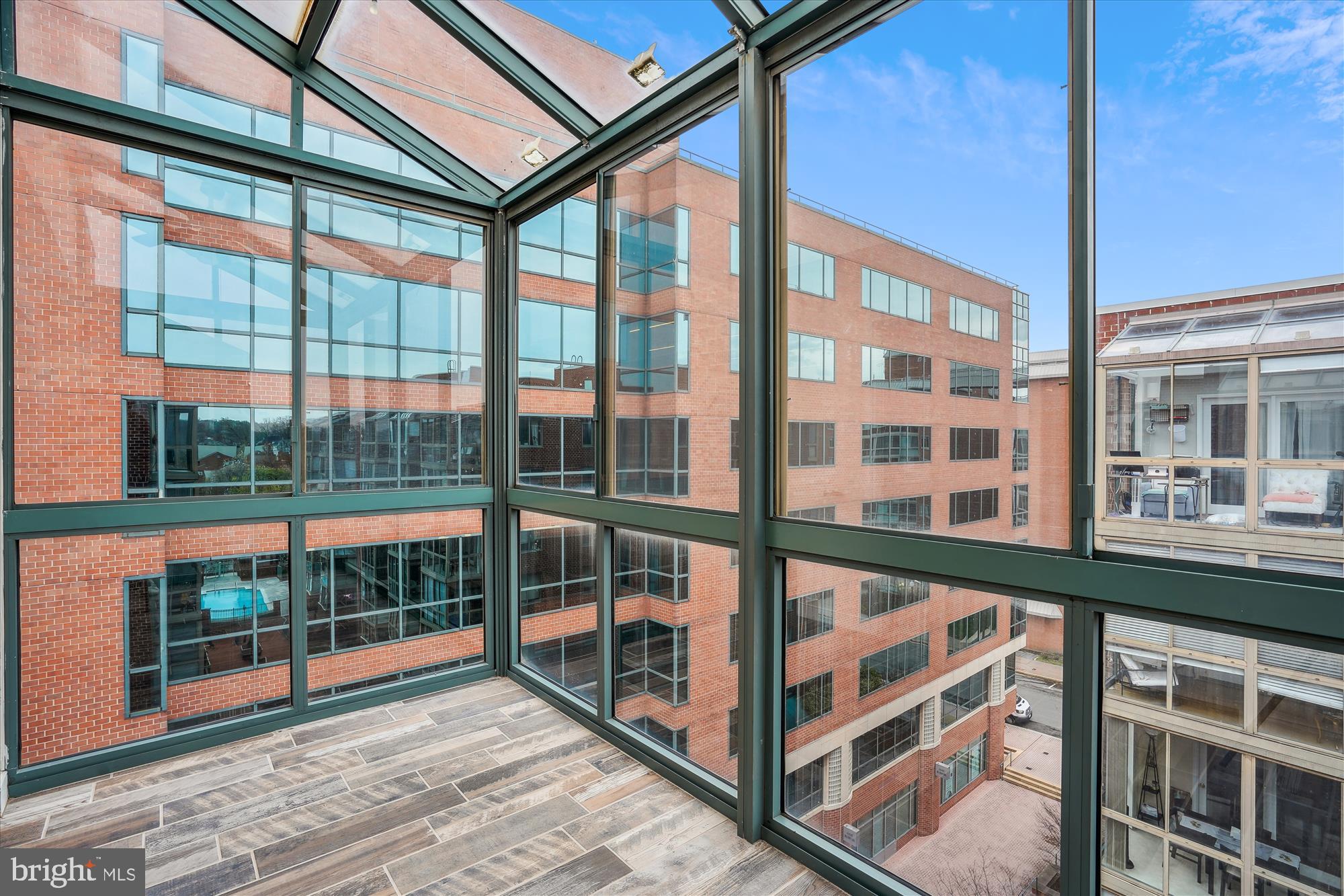 WINDSOR PLAZA - Residential