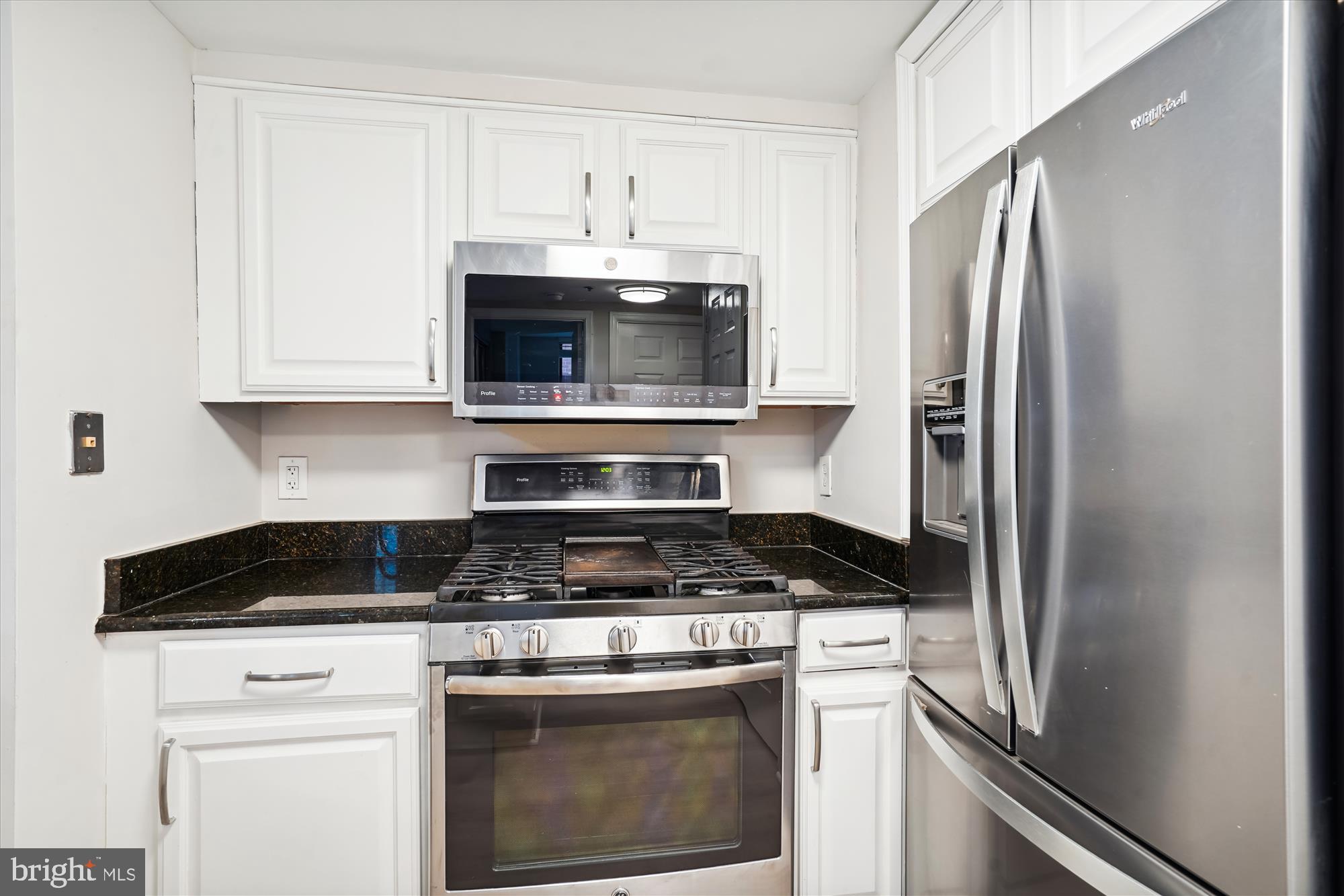 WINDSOR PLAZA - Residential