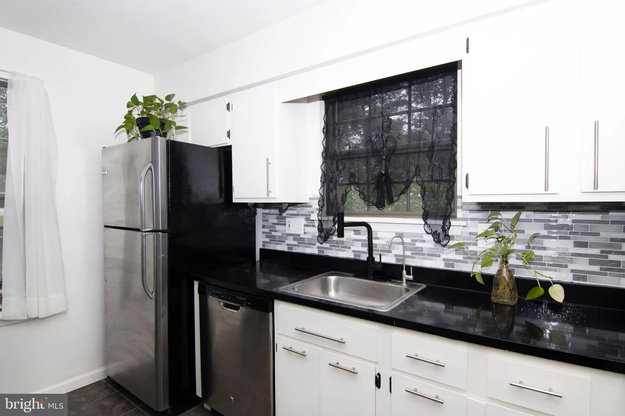 Mantua, New Jersey 08051, United States, 3 Bedrooms Bedrooms, ,3 BathroomsBathrooms,Residential,Active,135516