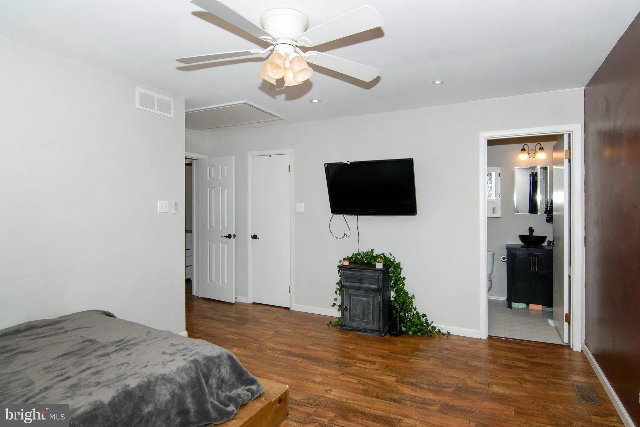 Mantua, New Jersey 08051, United States, 3 Bedrooms Bedrooms, ,3 BathroomsBathrooms,Residential,Active,135516