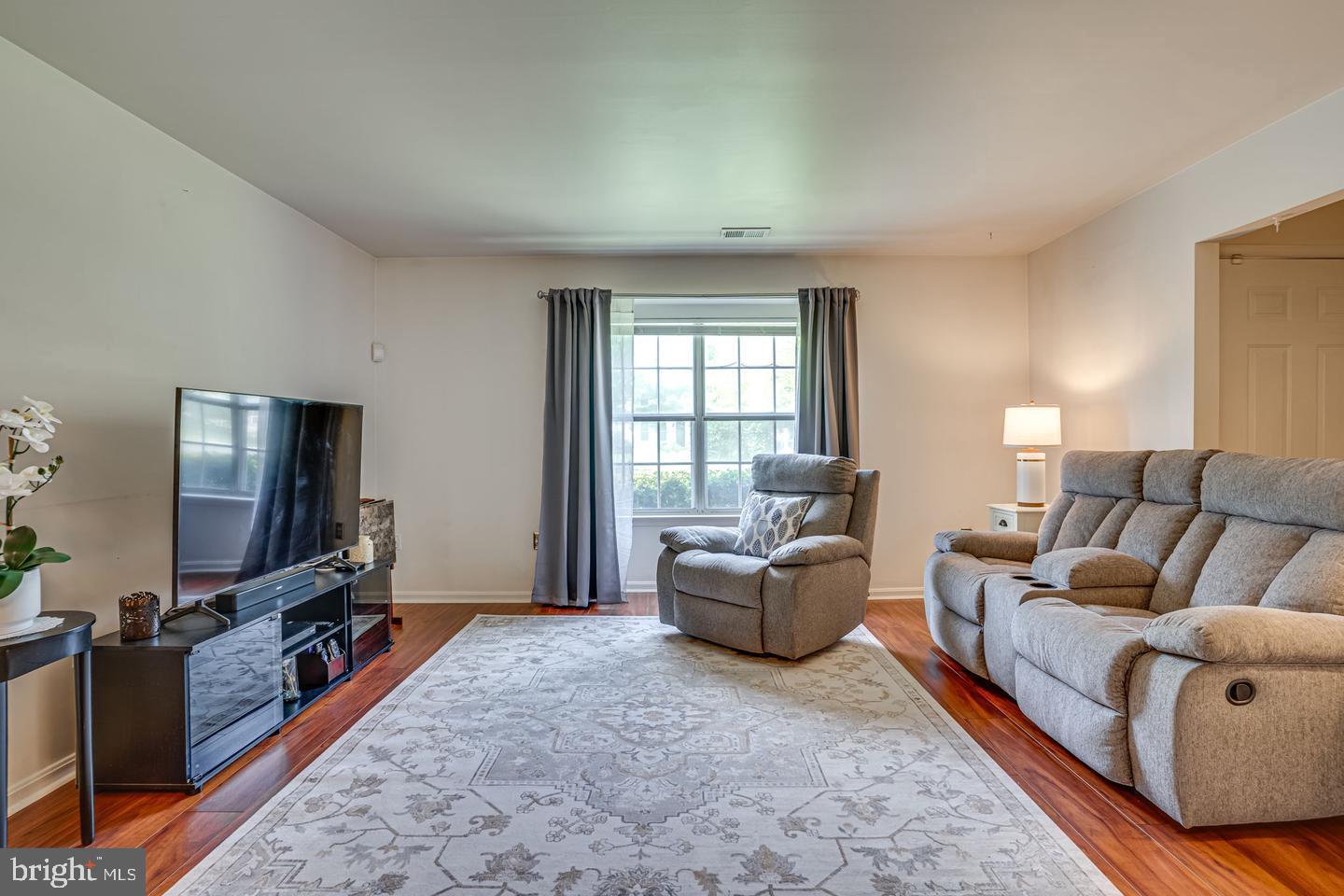 ST CHARLES LANCASTER - Residential Lease