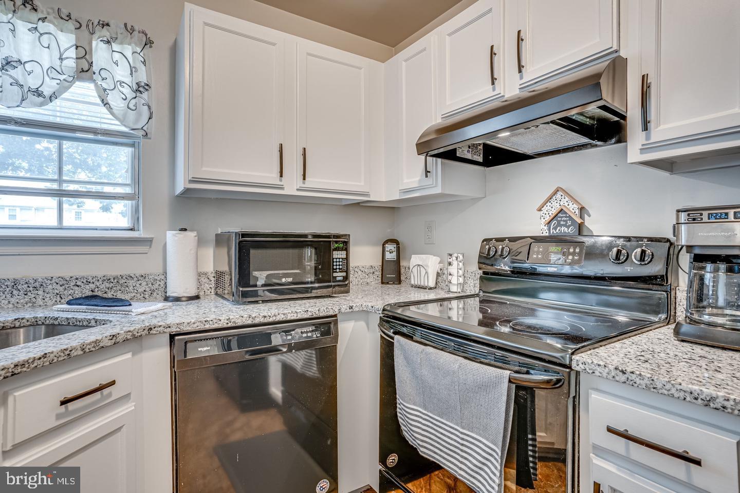 ST CHARLES LANCASTER - Residential Lease