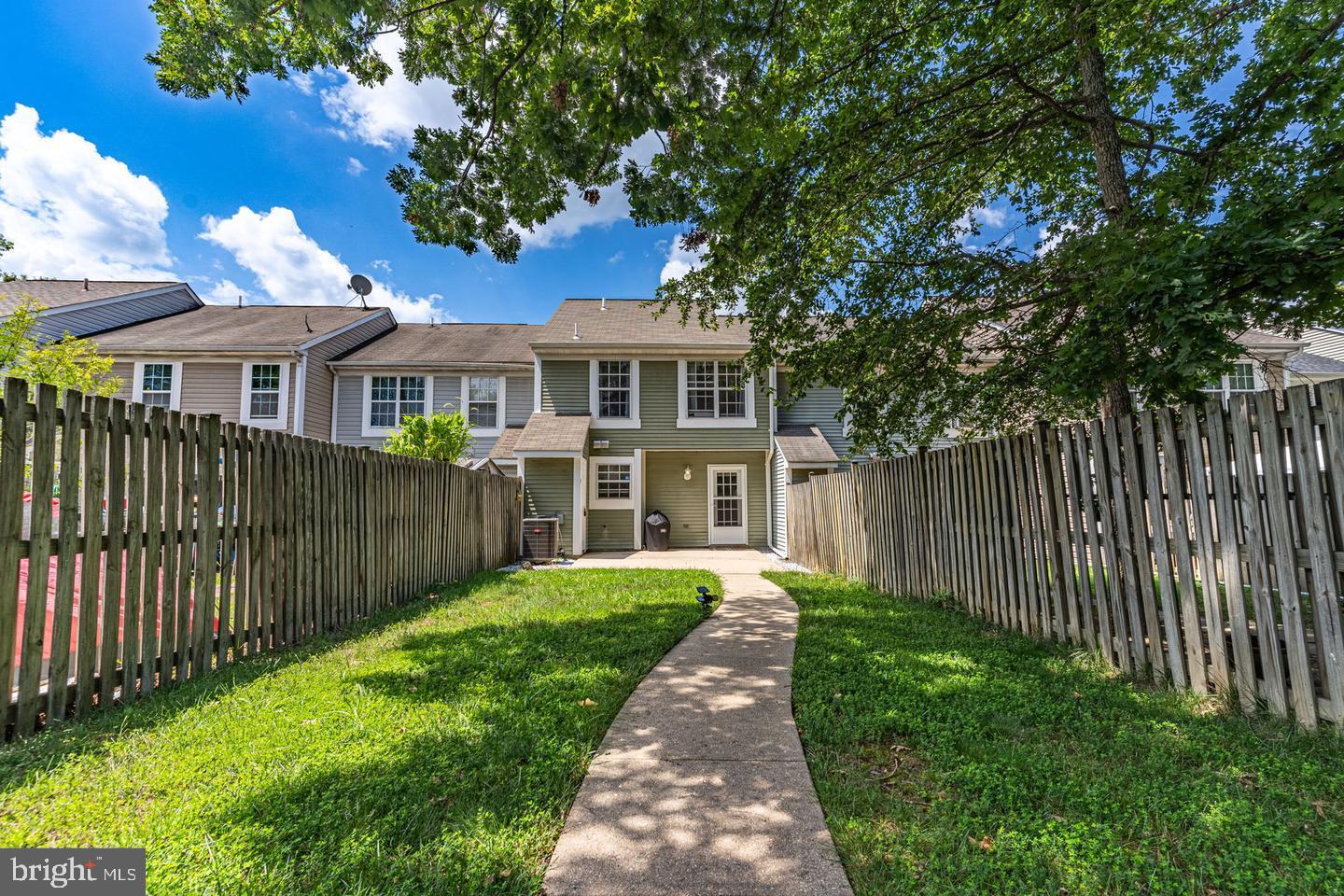 ST CHARLES LANCASTER - Residential Lease