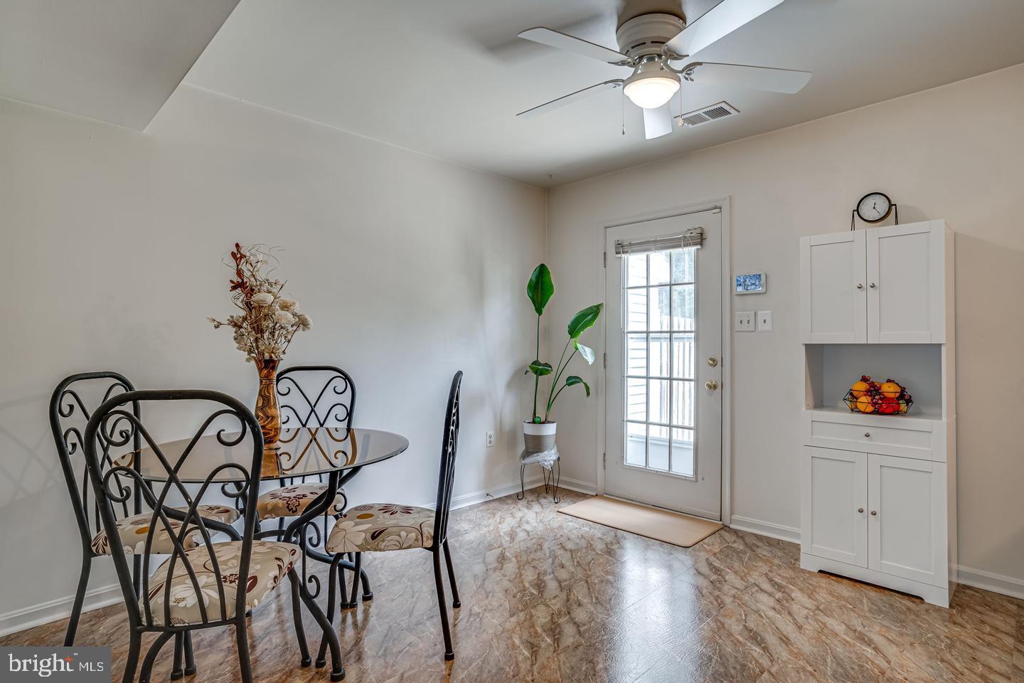 ST CHARLES LANCASTER - Residential Lease