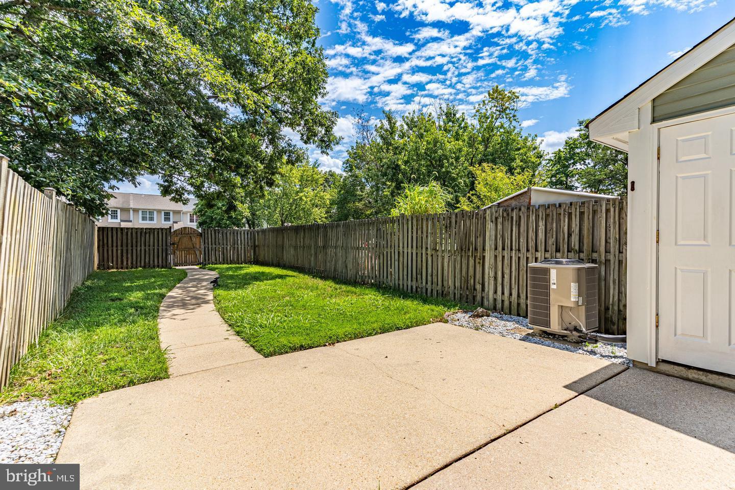 ST CHARLES LANCASTER - Residential Lease