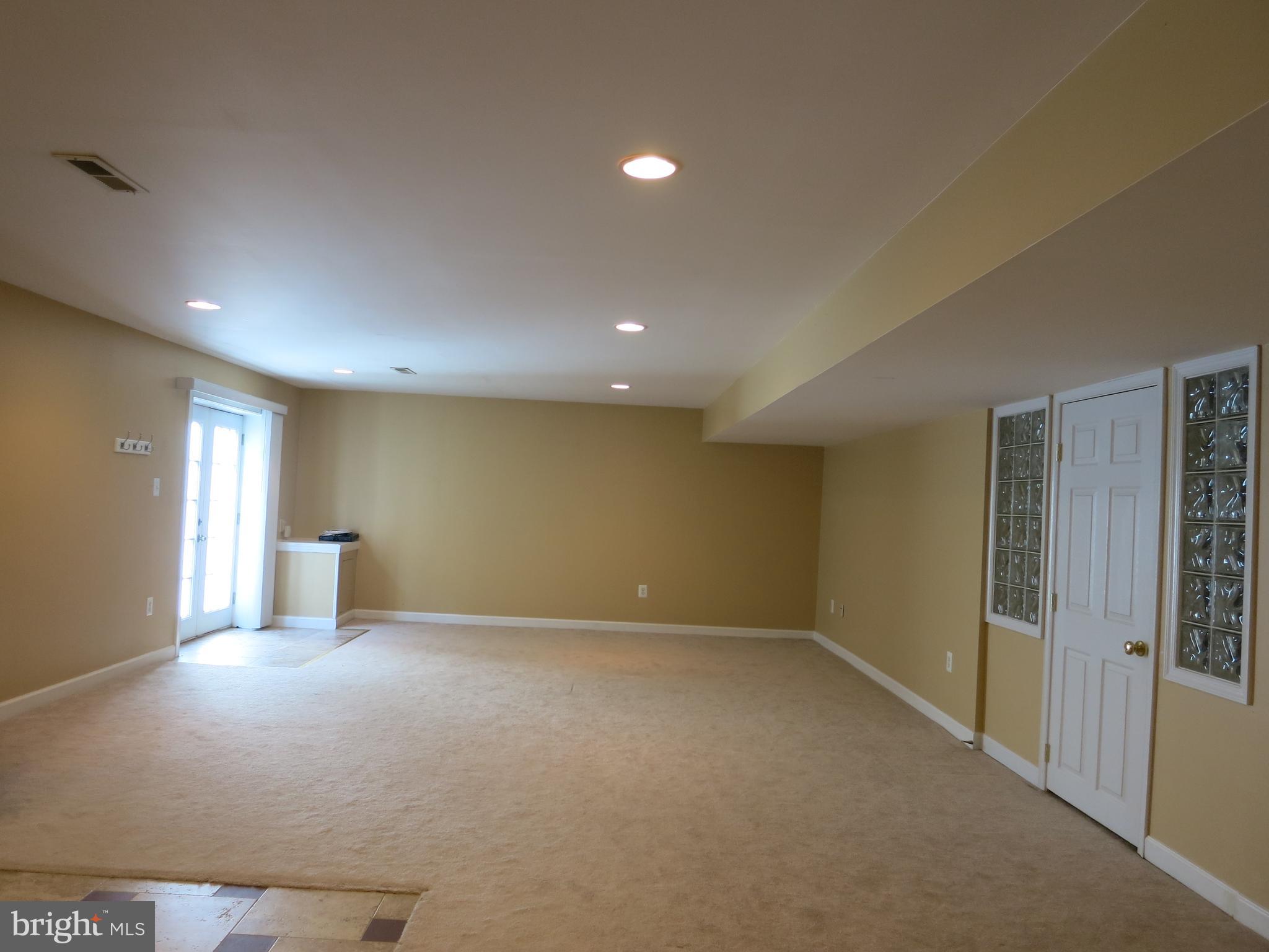 BARRETTS CROSSING - Residential Lease