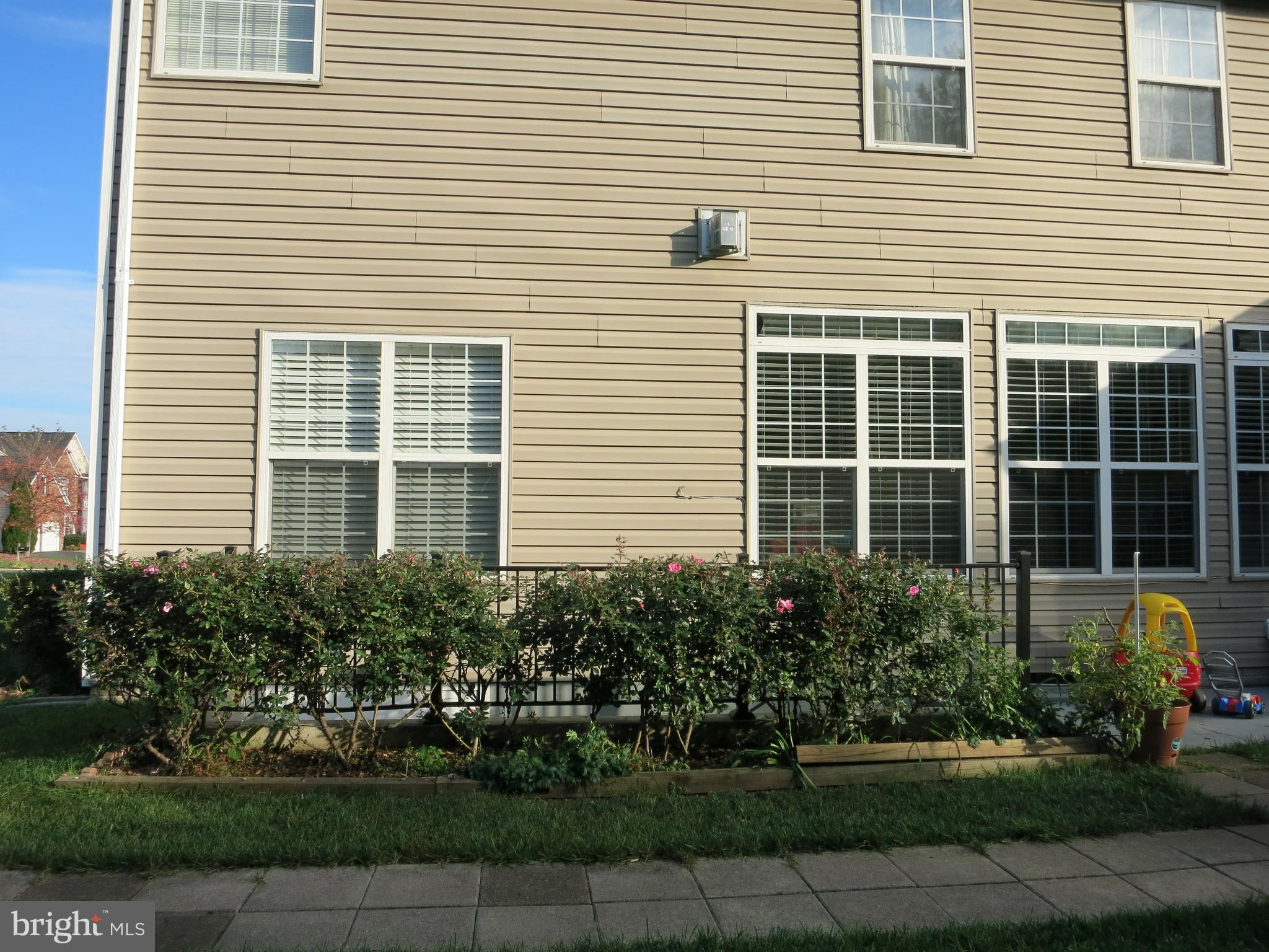 BARRETTS CROSSING - Residential Lease