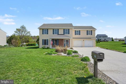 Photo of 33 Longstreet Dr, CARLISLE, PA 17013 (MLS # PACB2051752)