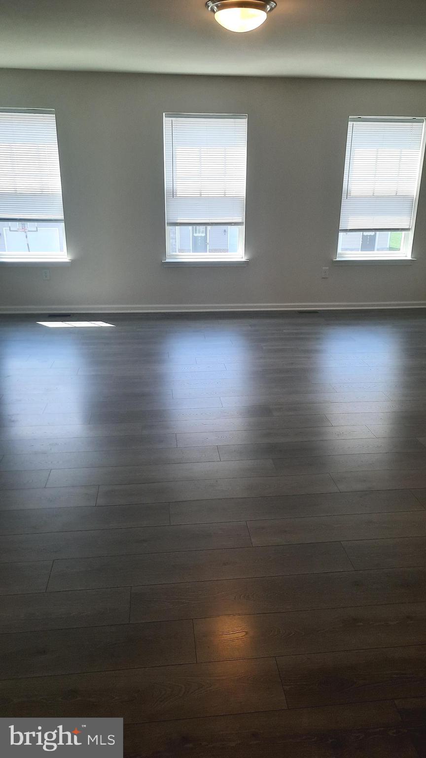 ADMIRALS QUAY - Residential Lease