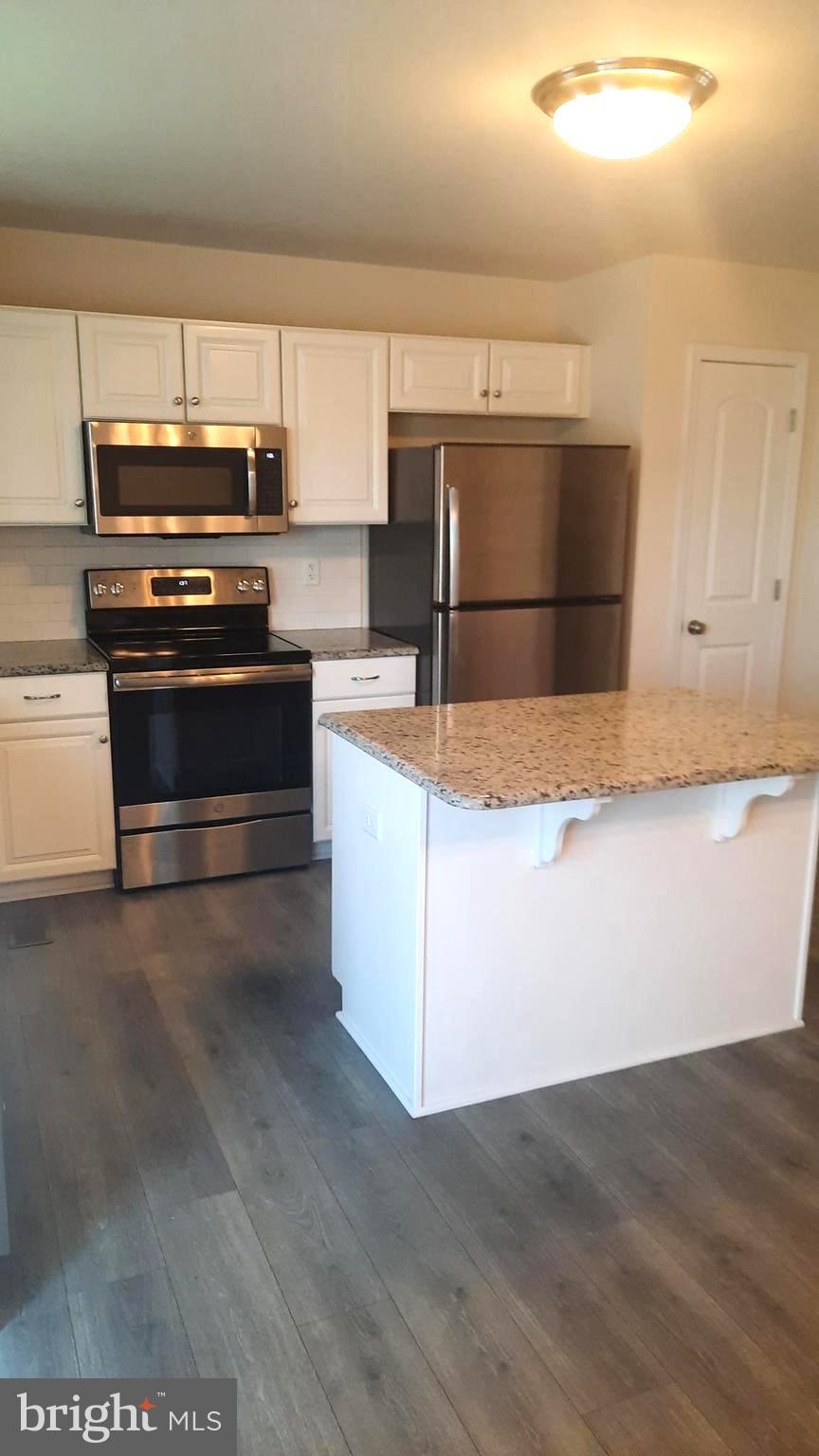 ADMIRALS QUAY - Residential Lease