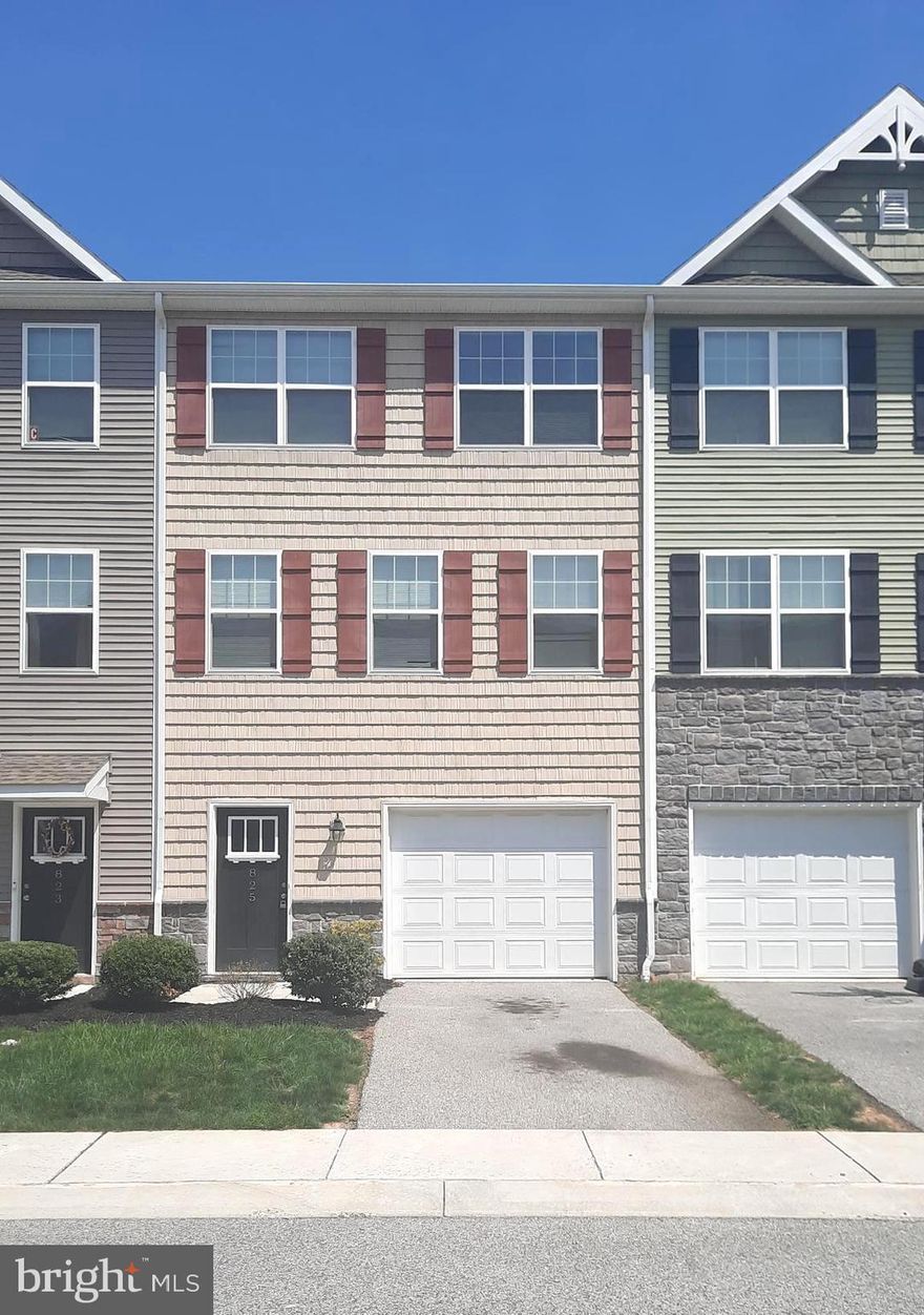Beautiful townhome available in the very popular Admiral's Quay development. Features granite countertops in the kitchen, laminate flooring and a first-floor unfinished bonus room for extra storage.