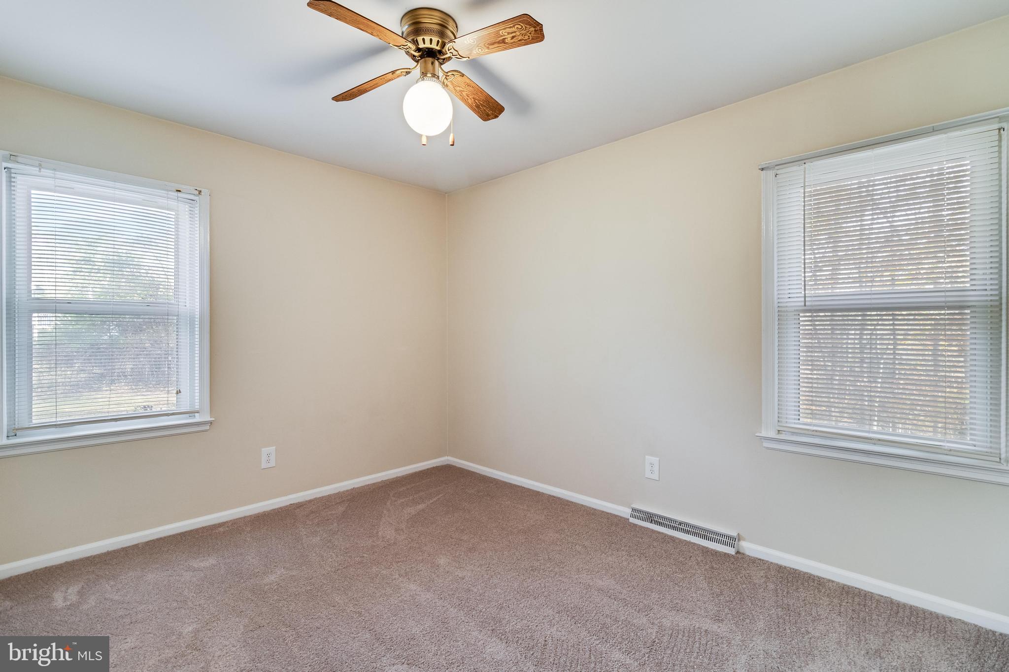 NEWTOWN ESTATES - Residential Lease