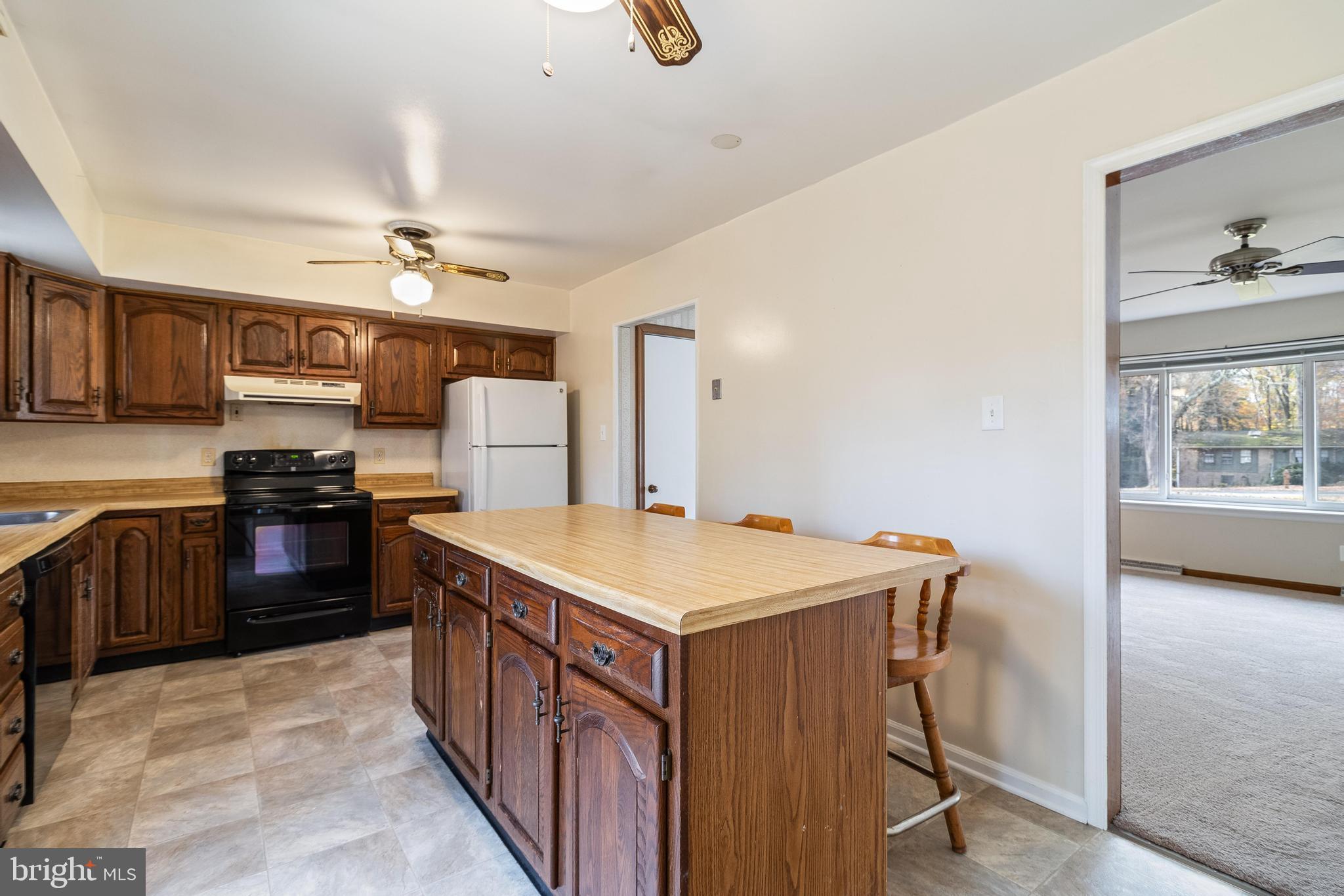 NEWTOWN ESTATES - Residential Lease