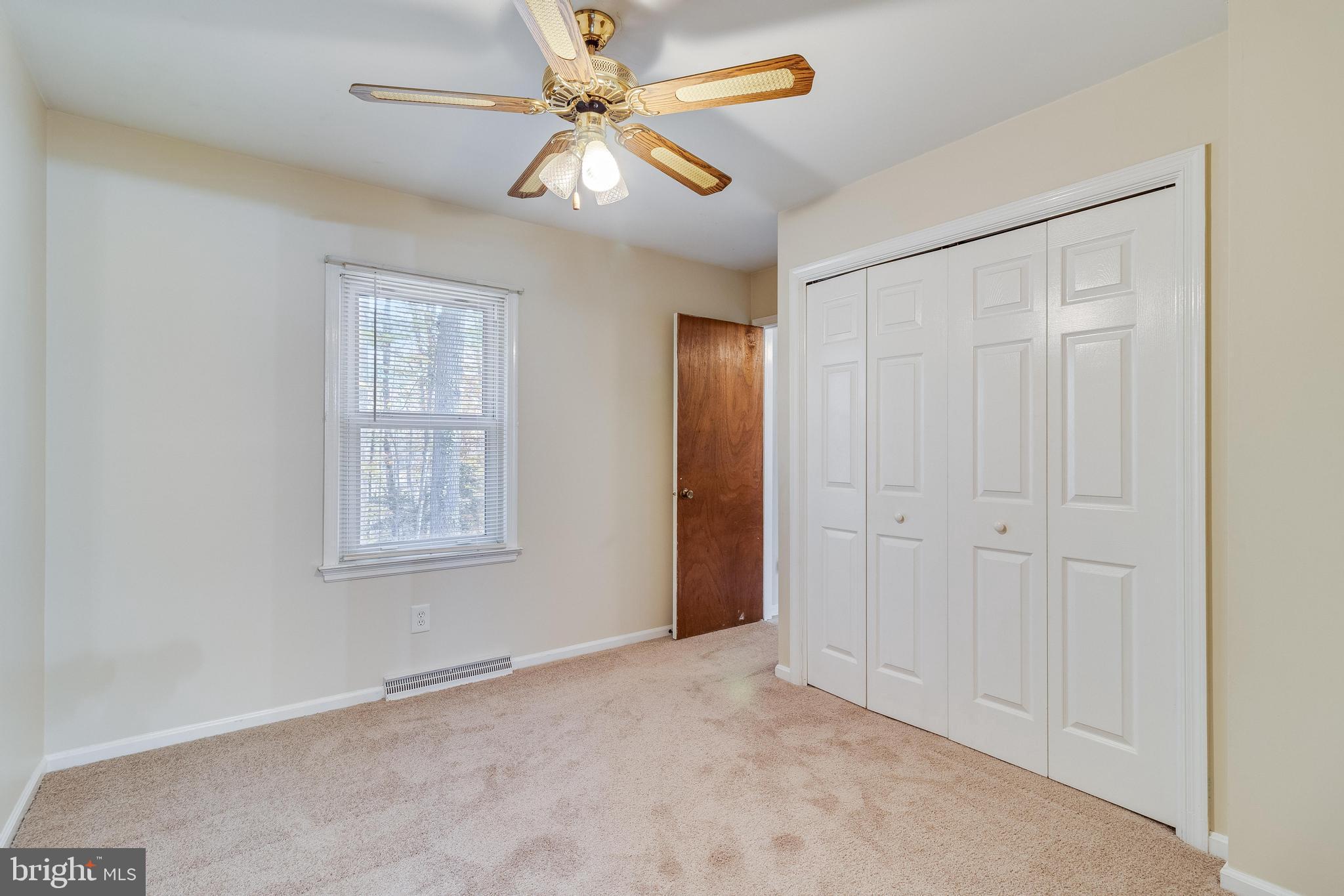 NEWTOWN ESTATES - Residential Lease