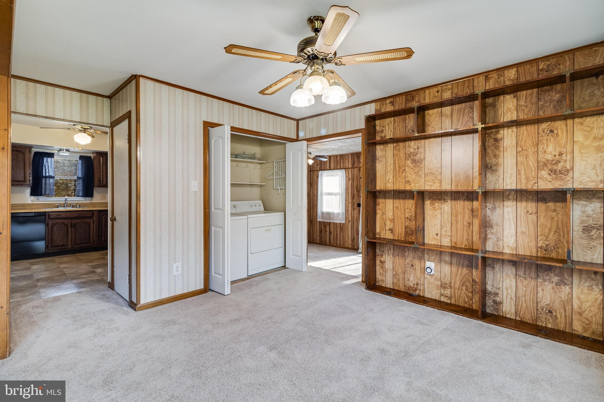 NEWTOWN ESTATES - Residential Lease