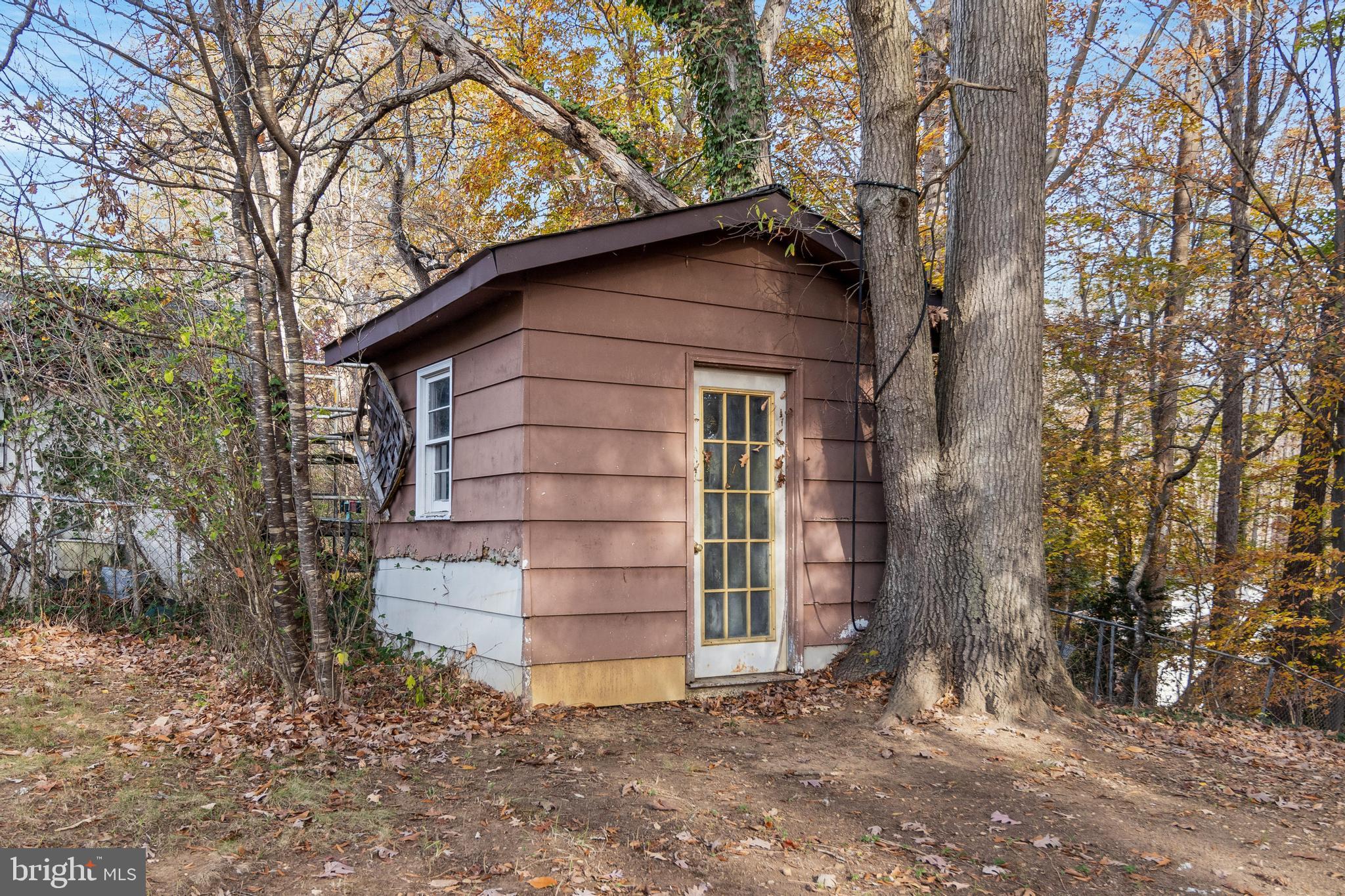 NEWTOWN ESTATES - Residential Lease