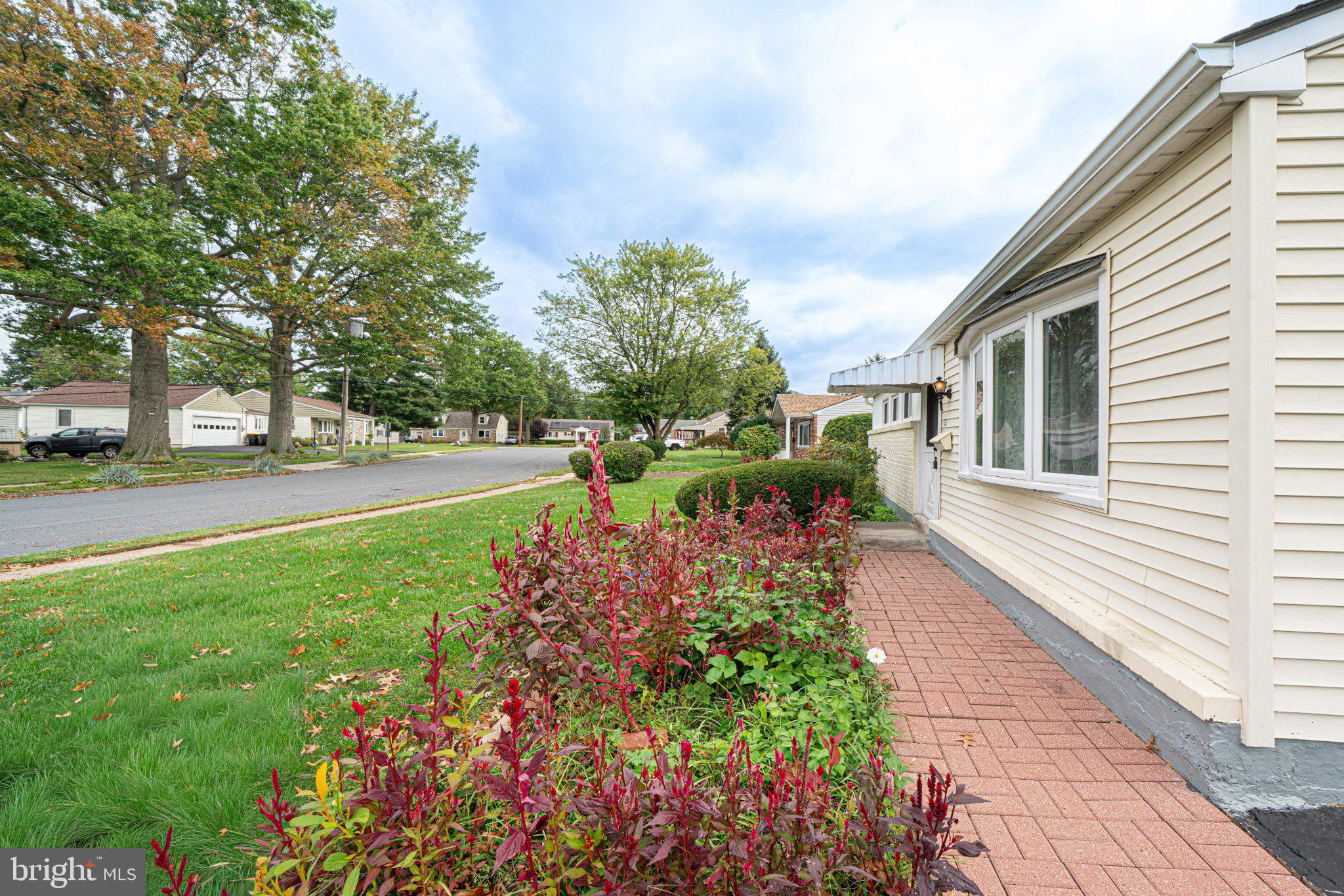 521 WINDING ROAD