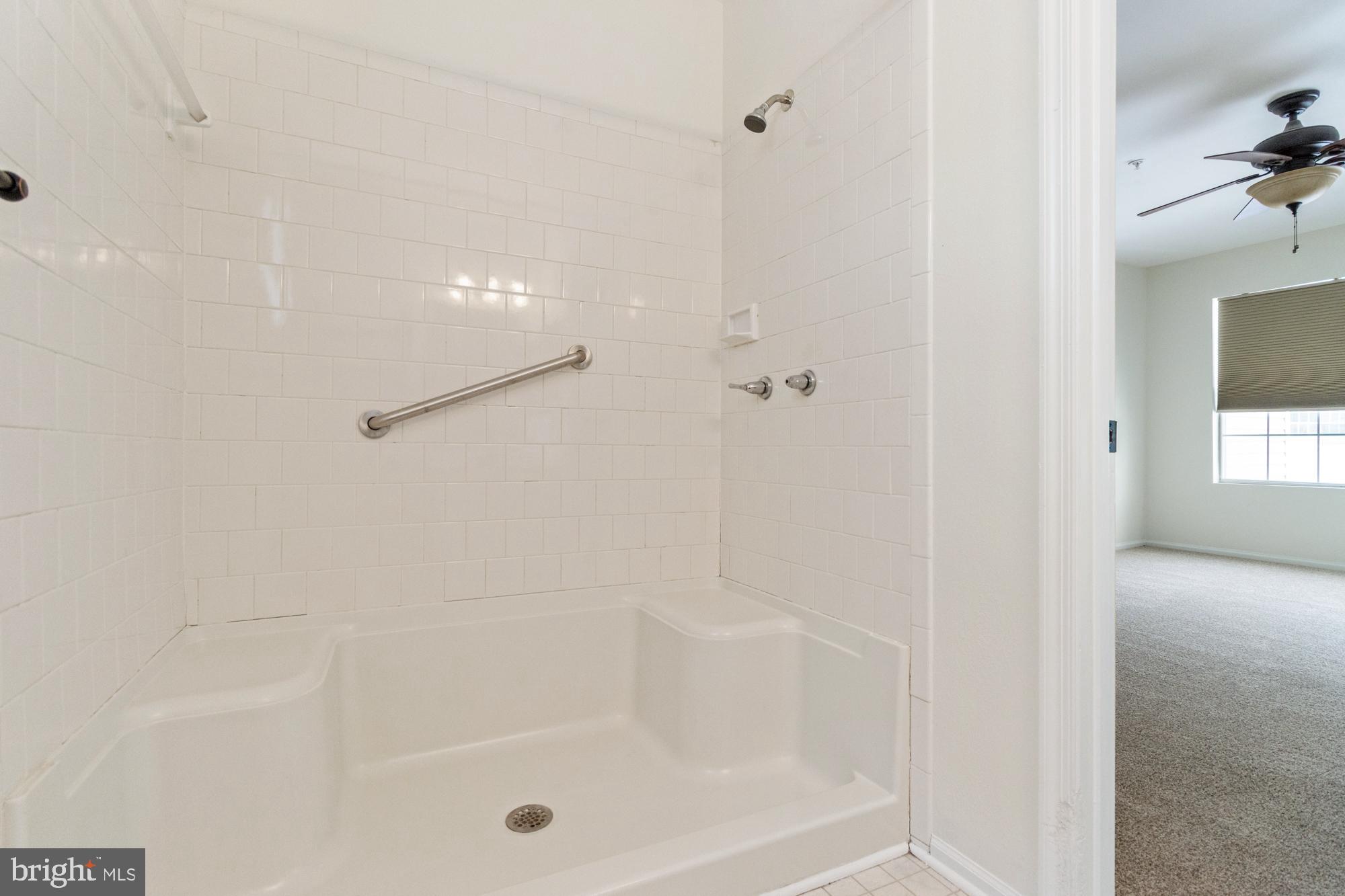 ENGLISH COUNTRY MANOR - Residential