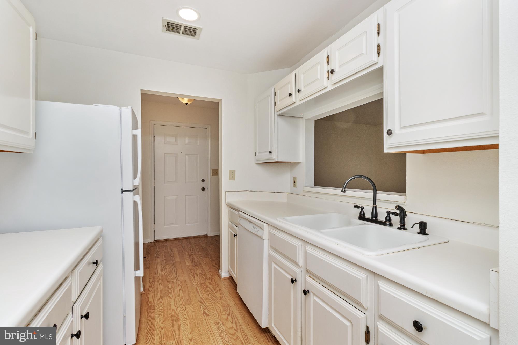 ENGLISH COUNTRY MANOR - Residential