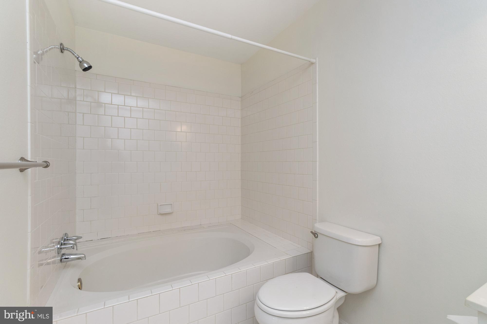 ENGLISH COUNTRY MANOR - Residential