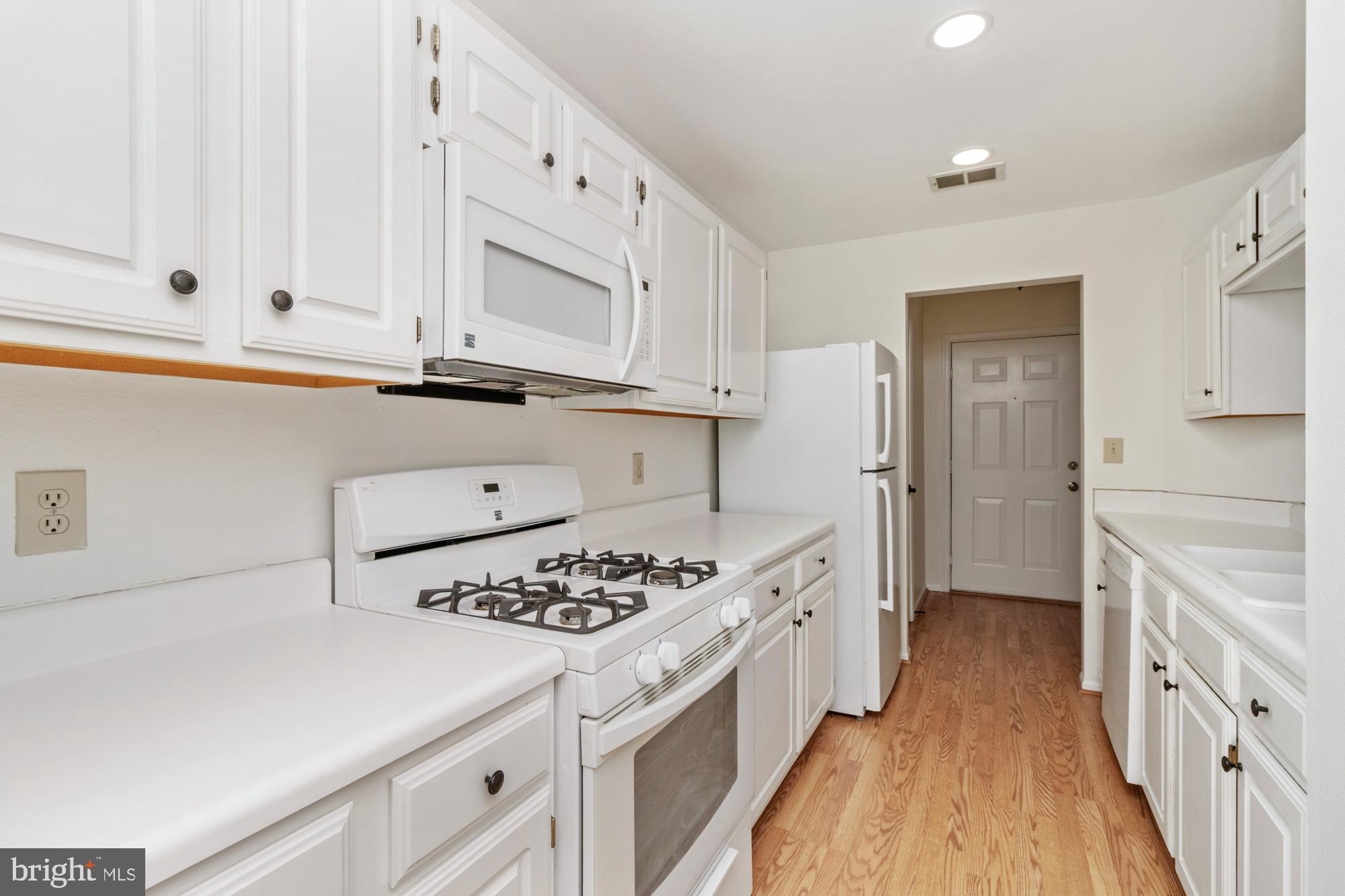 ENGLISH COUNTRY MANOR - Residential