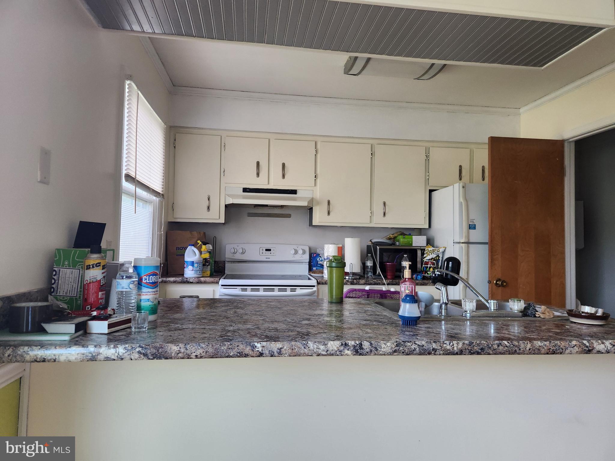 906 TAMARAC DRIVE