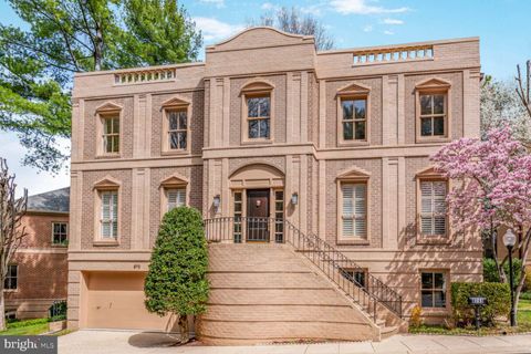 4711 FOXHALL CRESCENT NW WASHINGTON DC 20007