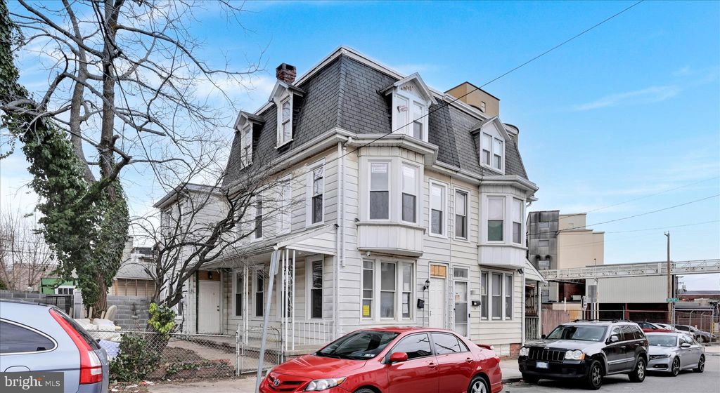 Photo of 132 N West Street, YORK, PA 17401 (MLS # PAYK2095466)