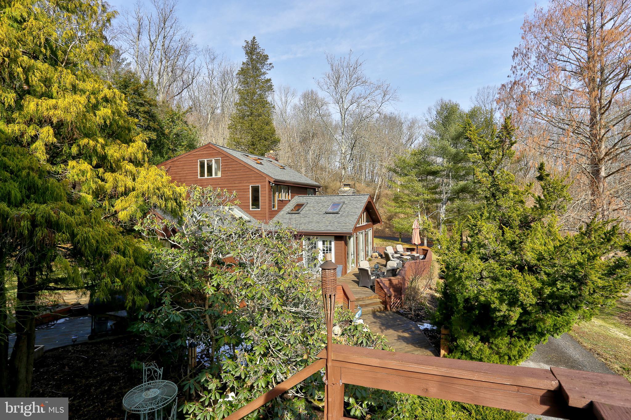 WHITE HALL - Residential
