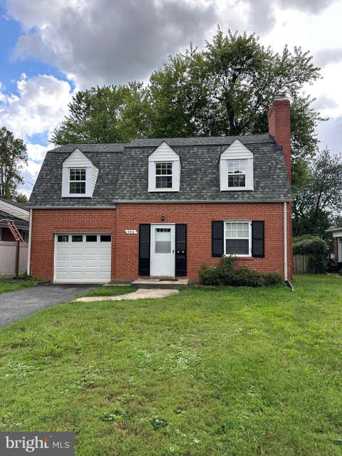 Homes For Sale - 5816 Greenlawn Drive<br/> BETHESDA, MD 20814