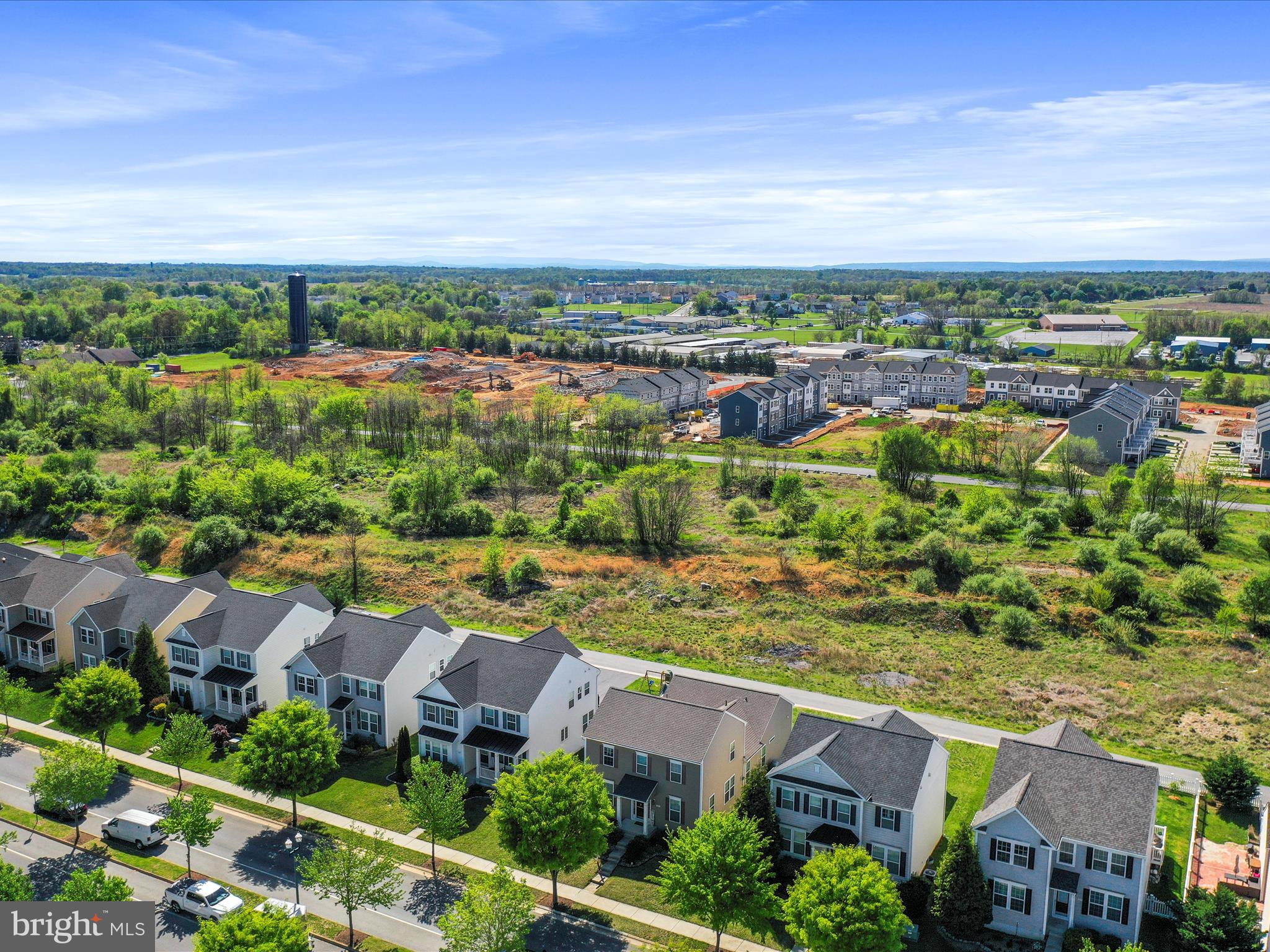 LAKELAND PLACE - Residential