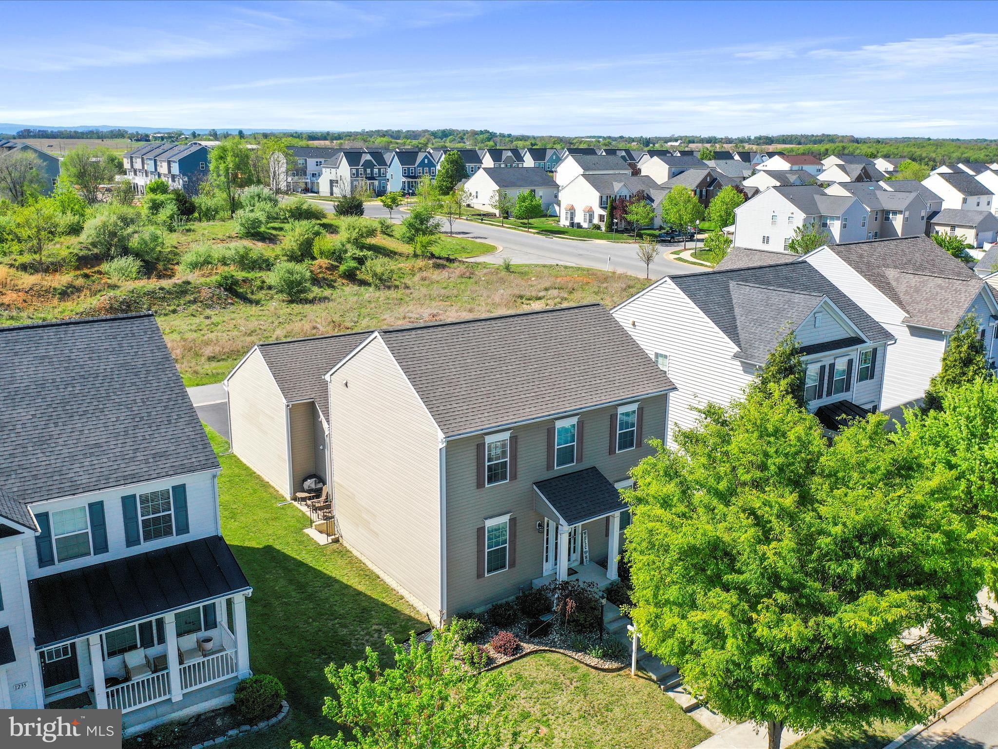 LAKELAND PLACE - Residential