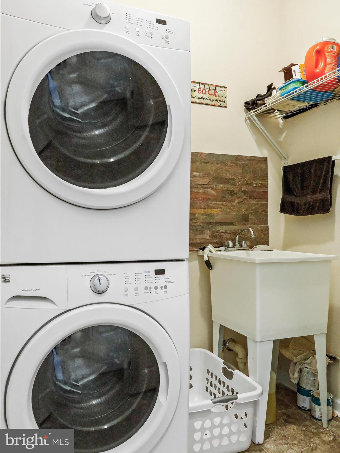 LAKELAND PLACE - Residential